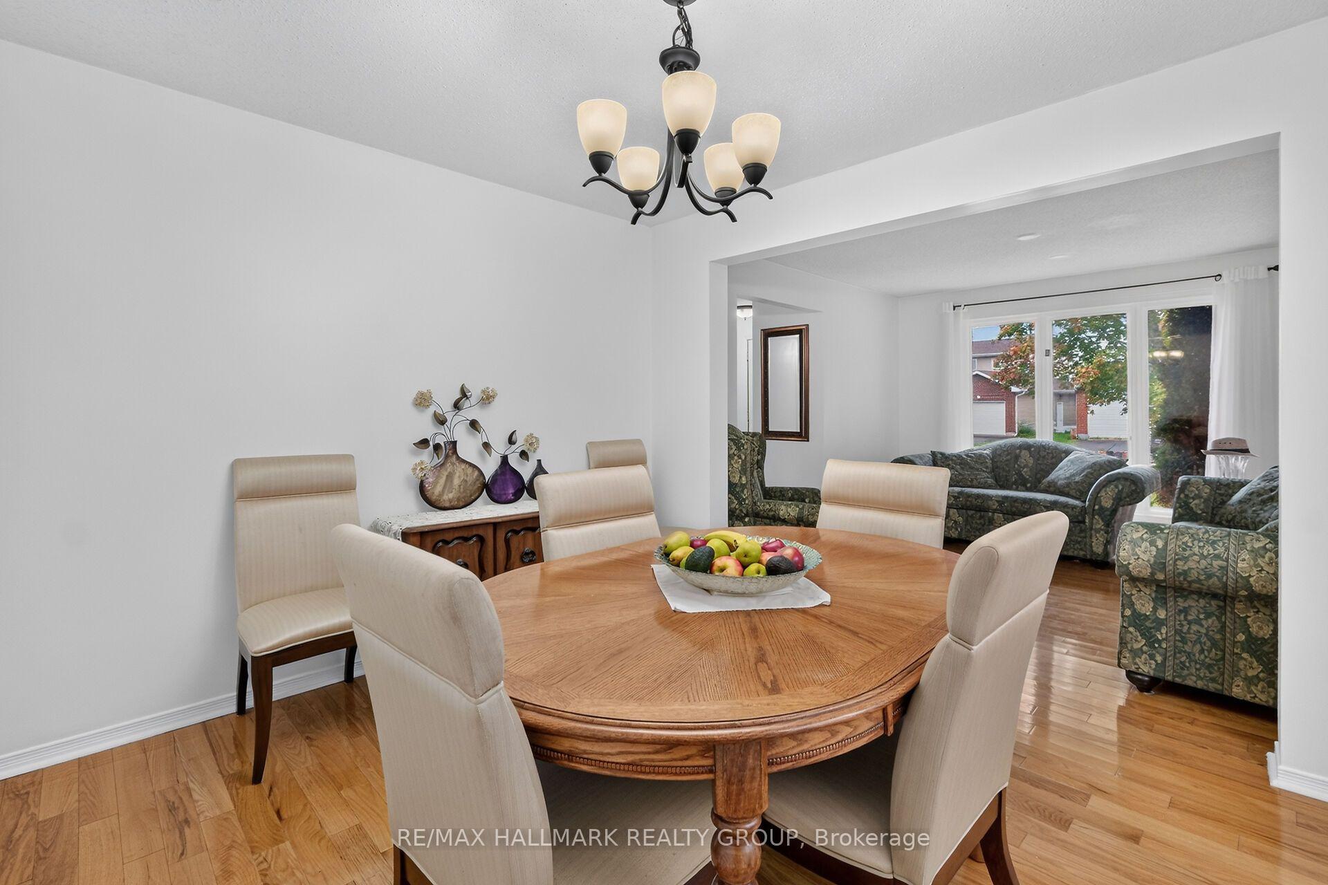 Photo 8 of 502 Rougemount Crescent, Ottawa, Fallingbrook/Gardenway South — HOMEH