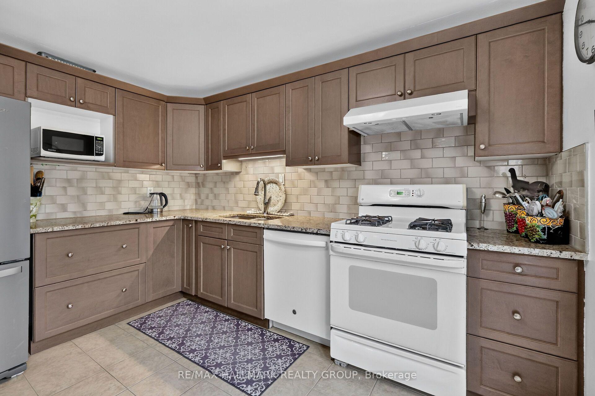 Photo 14 of 502 Rougemount Crescent, Ottawa, Fallingbrook/Gardenway South — HOMEH