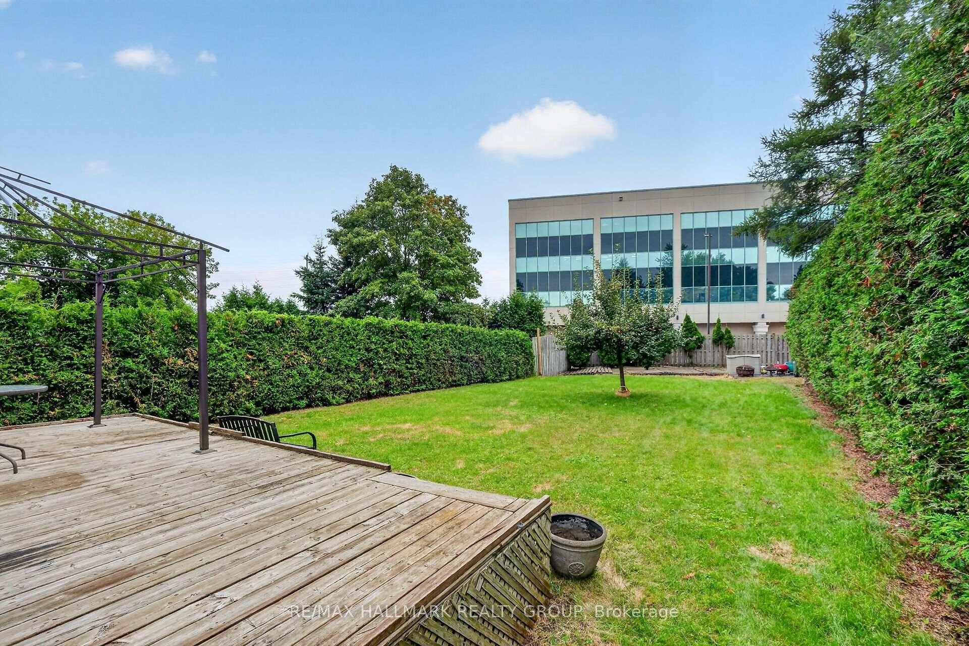 Photo 39 of 502 Rougemount Crescent, Ottawa, Fallingbrook/Gardenway South — HOMEH