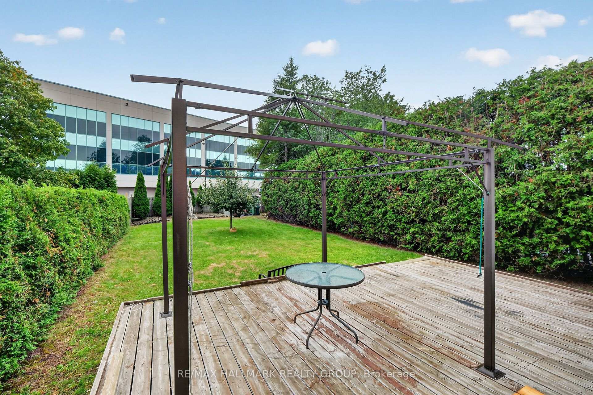 Photo 40 of 502 Rougemount Crescent, Ottawa, Fallingbrook/Gardenway South — HOMEH