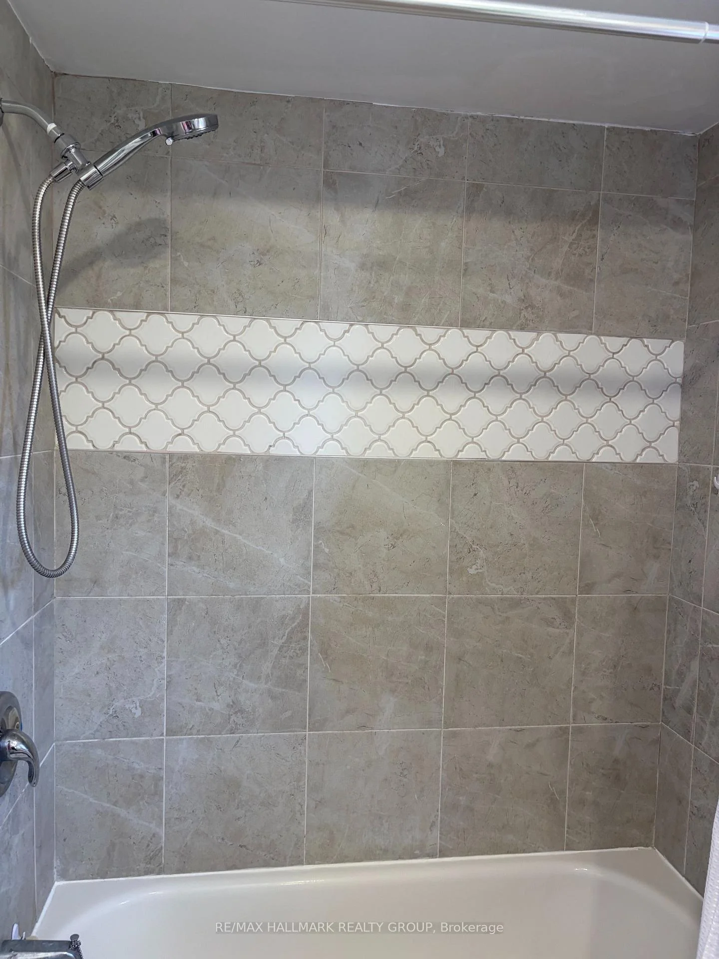 Photo 23 of 502 Rougemount Crescent, Ottawa, Fallingbrook/Gardenway South — HOMEH