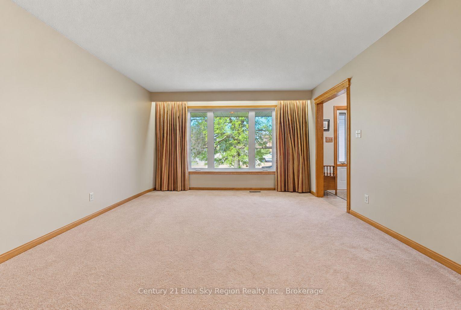Photo 8 of 469 Maplewood Avenue, North Bay, West End — HOMEH