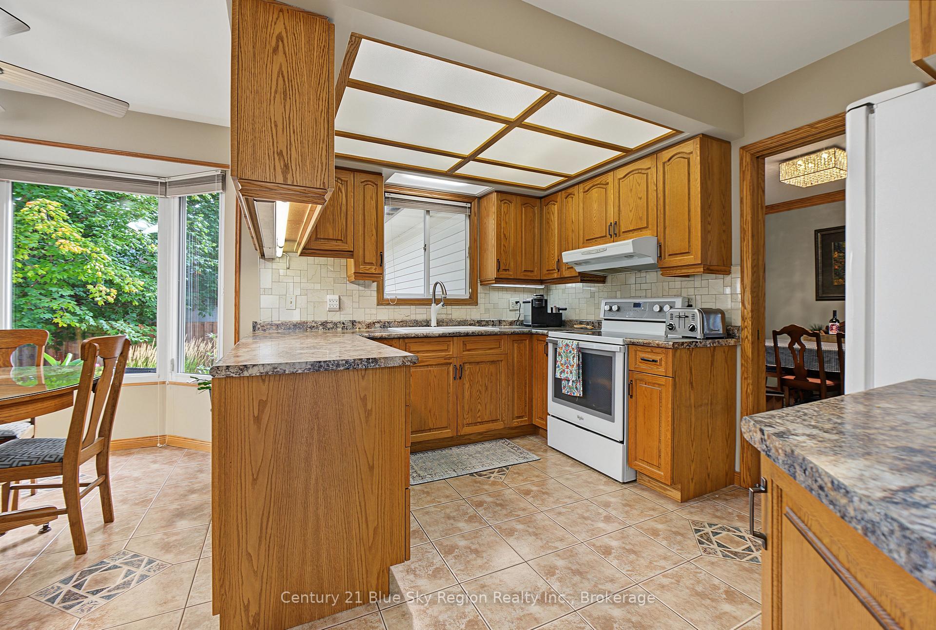 Photo 14 of 469 Maplewood Avenue, North Bay, West End — HOMEH