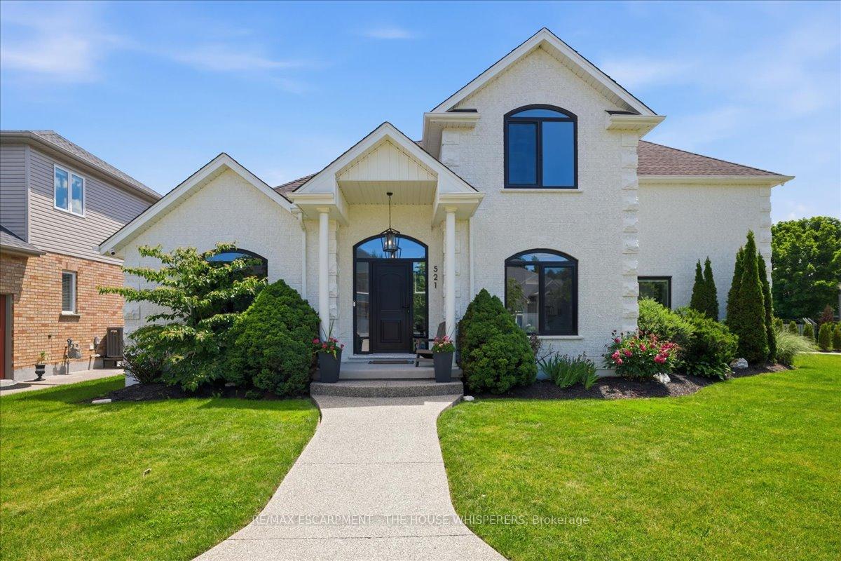 Photo of 521 Falconridge Crescent
