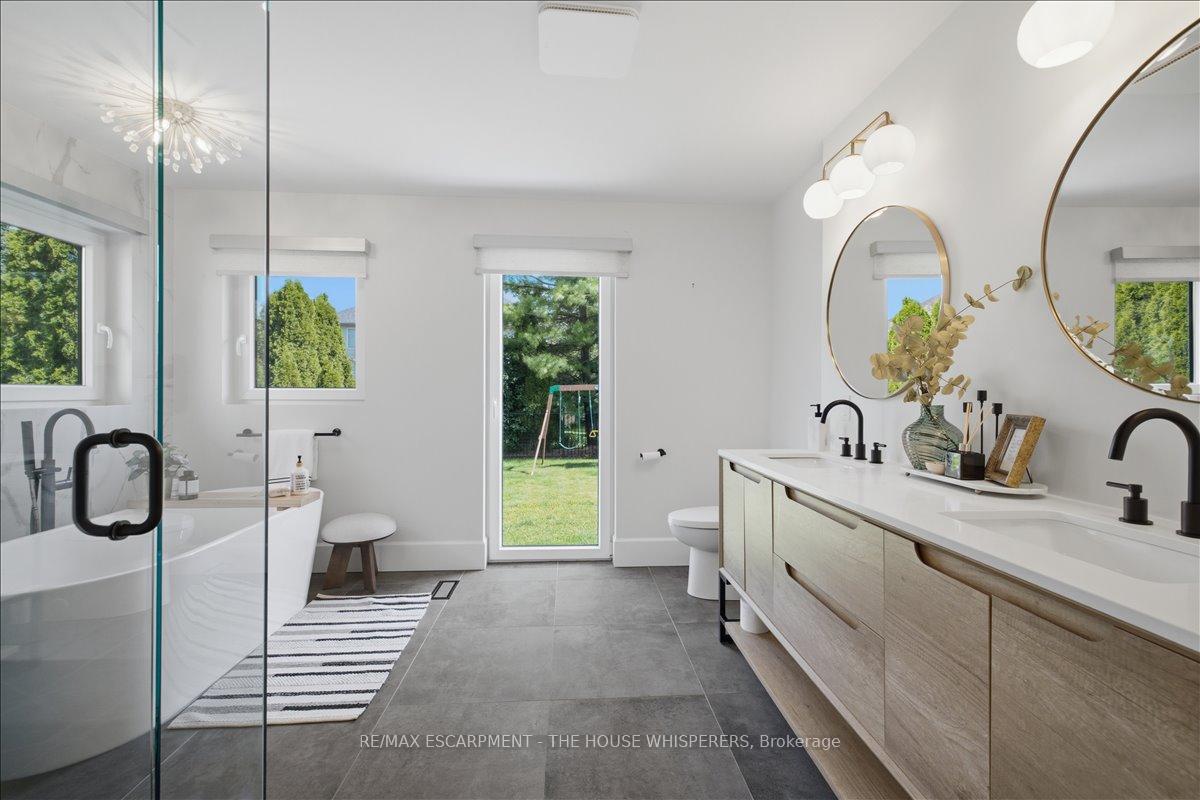 Photo 18 of 521 Falconridge Crescent, Kitchener, Bridgeport — HOMEH