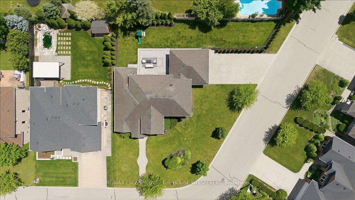 Photo 48 of 521 Falconridge Crescent, Kitchener, Bridgeport — HOMEH