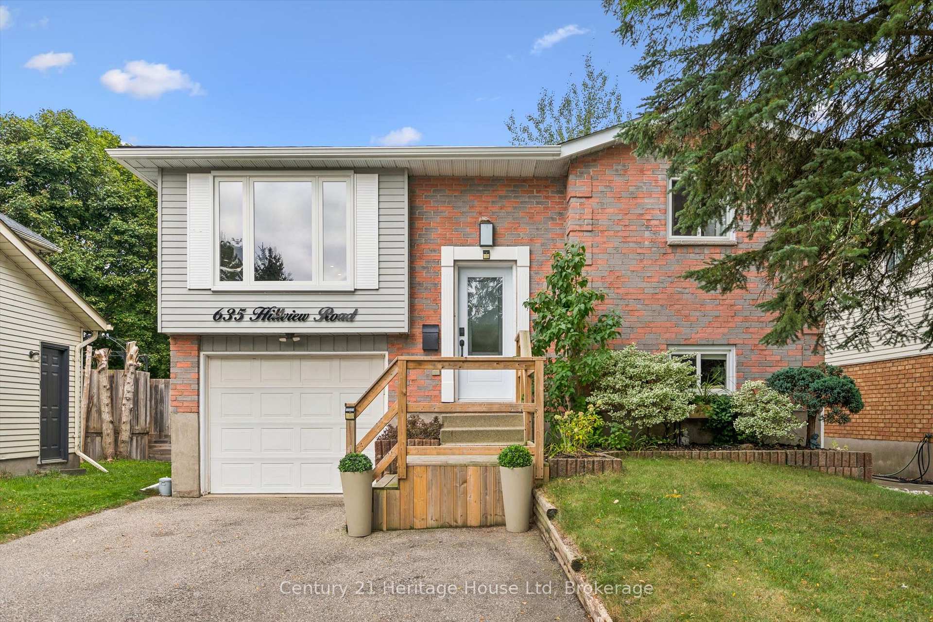 Photo of 635 Hillview Road
