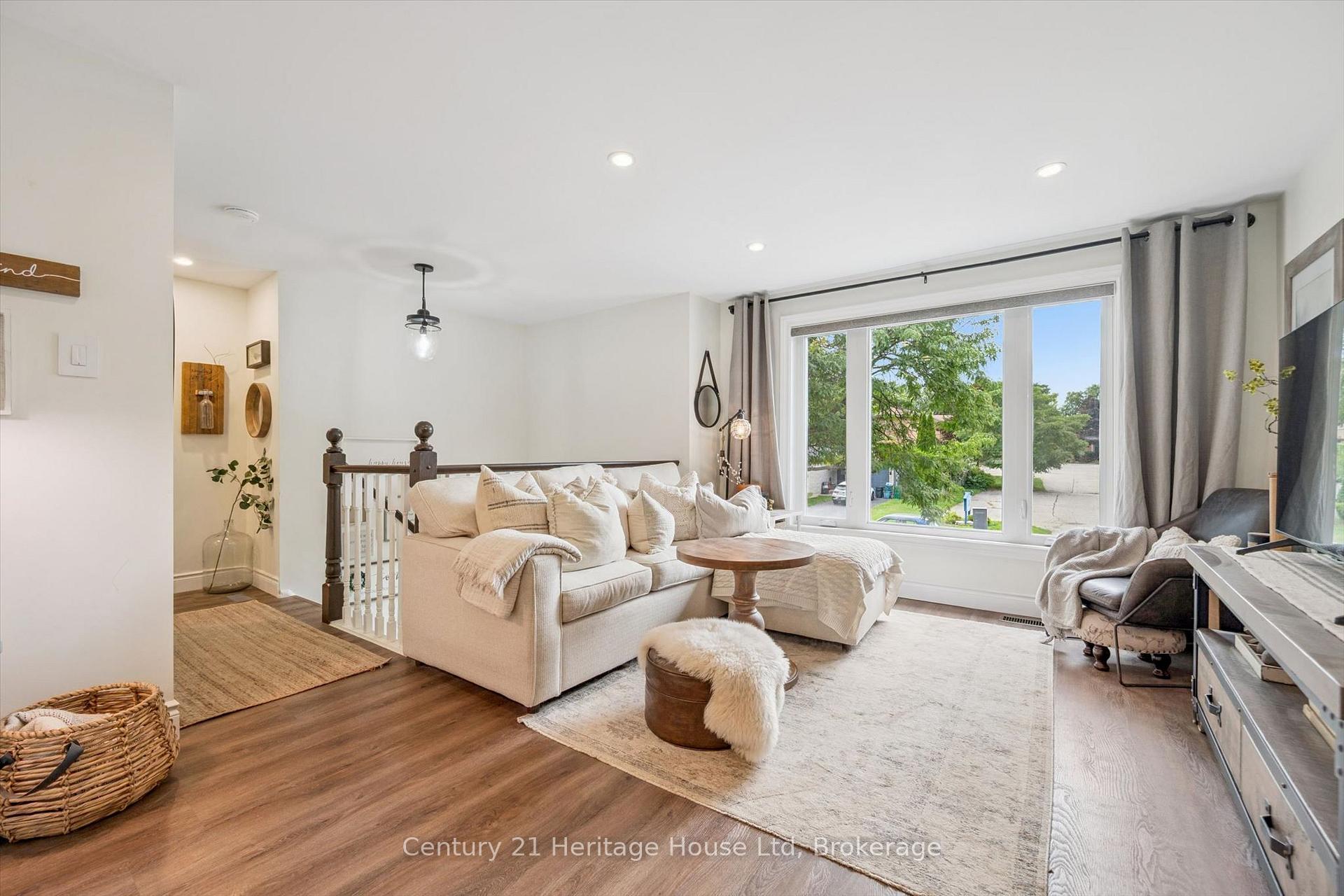 Photo 6 of 635 Hillview Road, Cambridge, Preston Heights — HOMEH