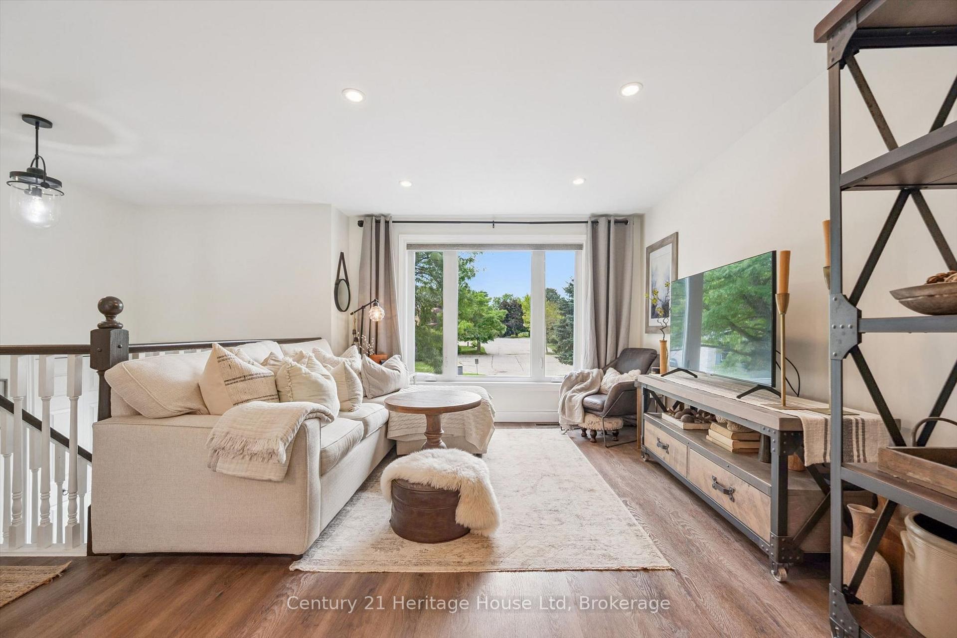 Photo 8 of 635 Hillview Road, Cambridge, Preston Heights — HOMEH