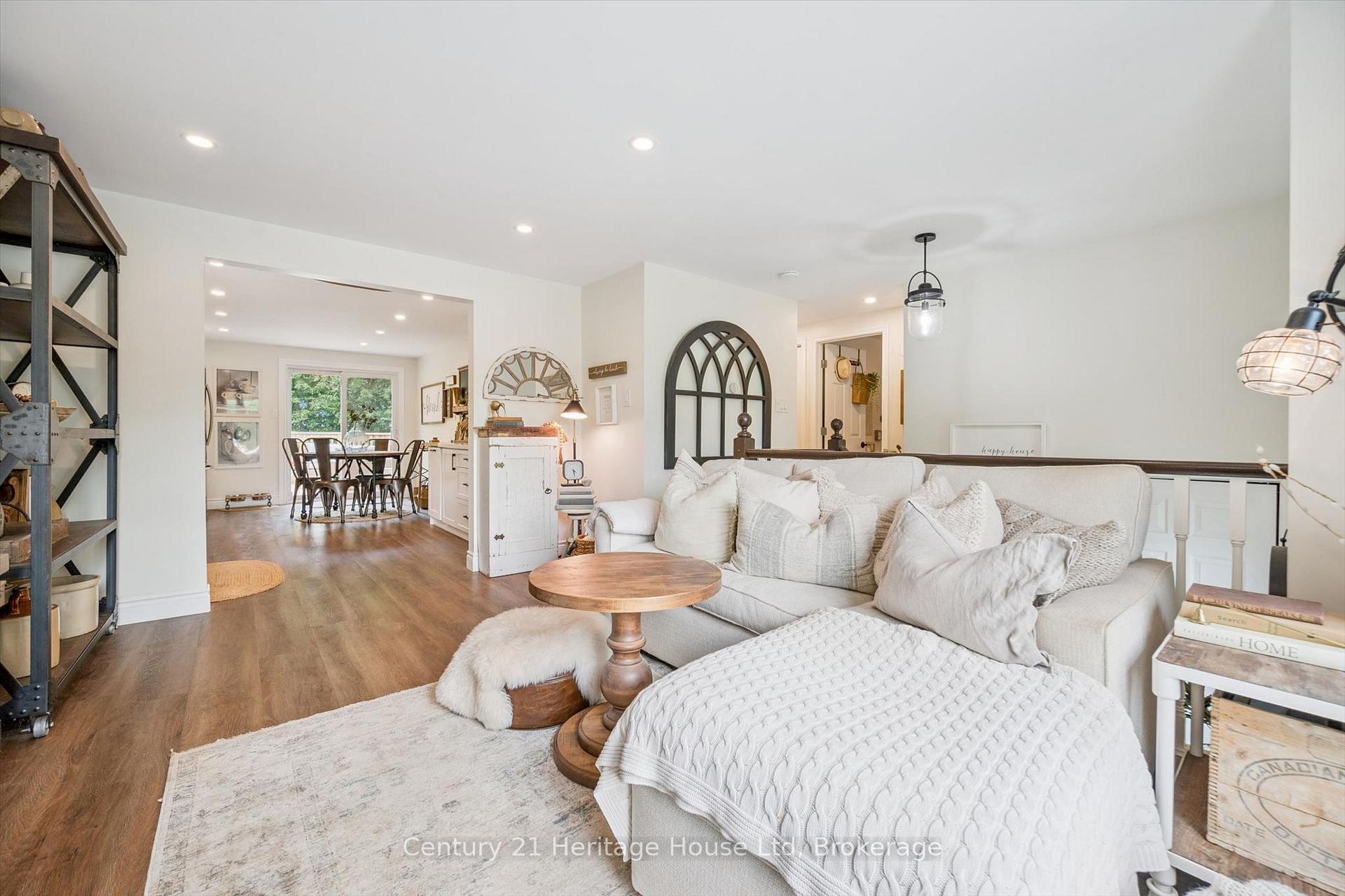 Photo 9 of 635 Hillview Road, Cambridge, Preston Heights — HOMEH