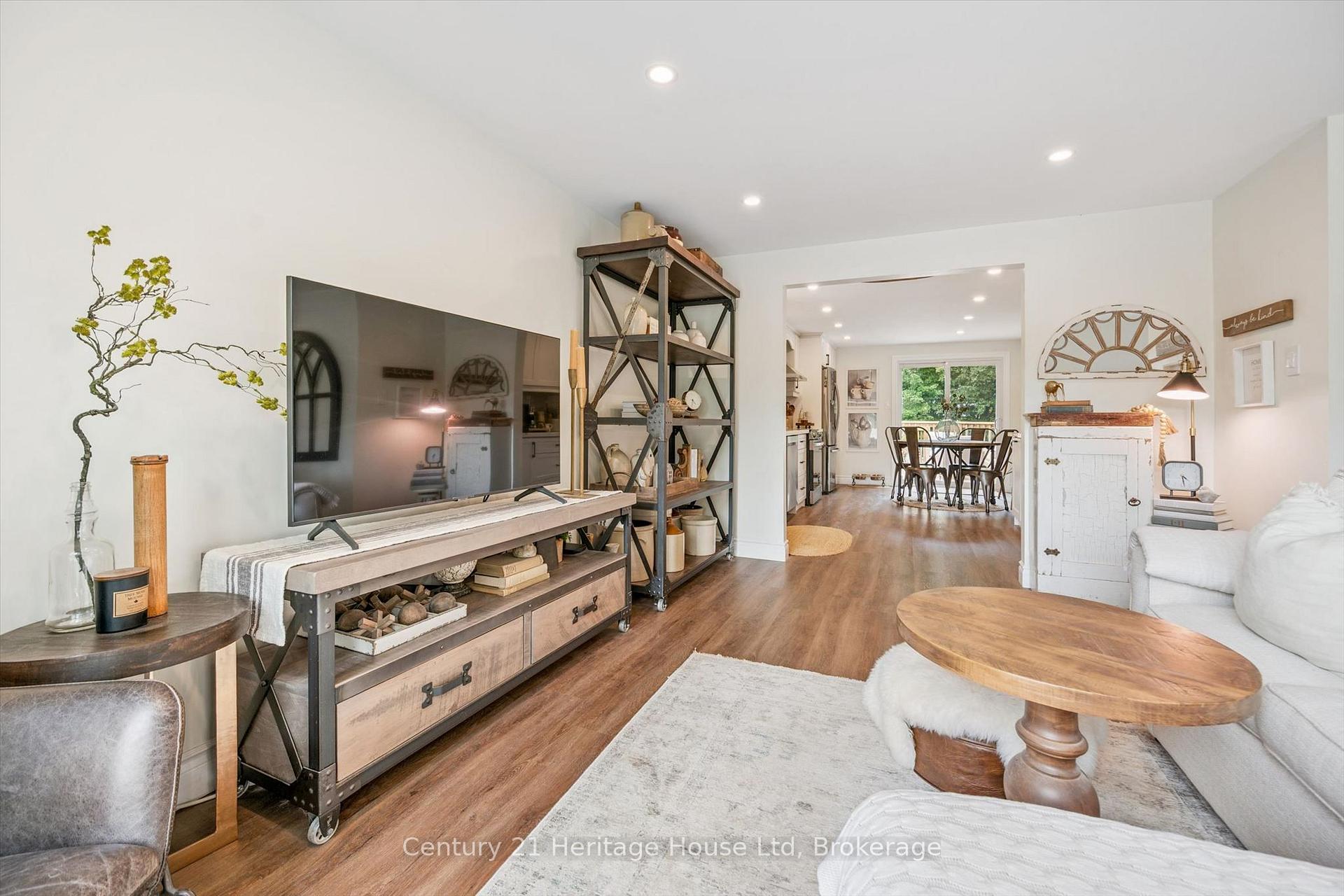 Photo 10 of 635 Hillview Road, Cambridge, Preston Heights — HOMEH