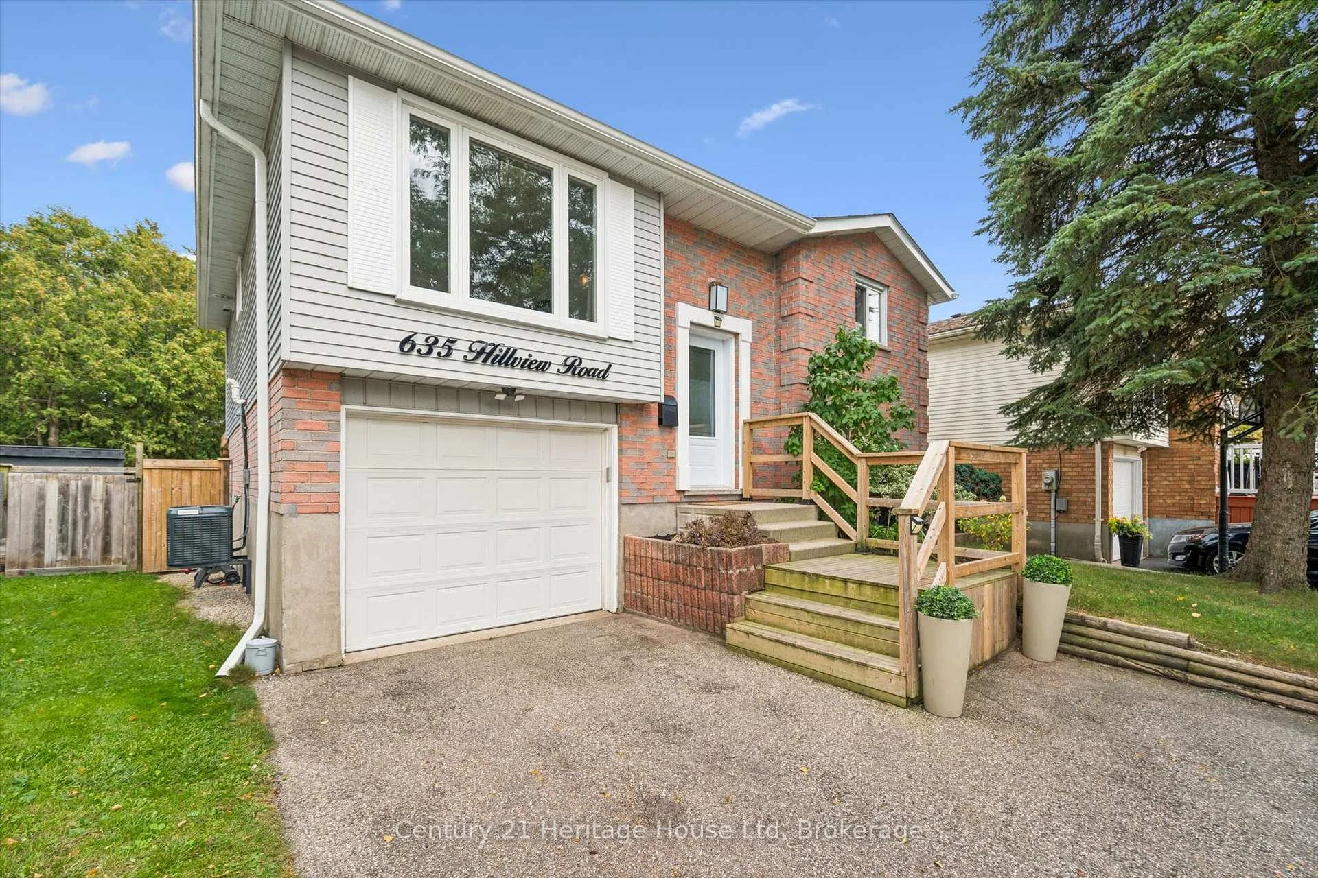 Photo 4 of 635 Hillview Road, Cambridge, Preston Heights — HOMEH