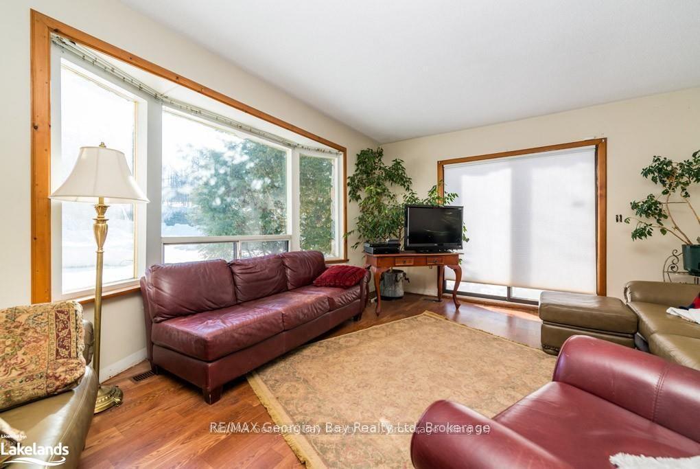 Photo 11 of 9513 County Rd 93 NE, Midland — HOMEH