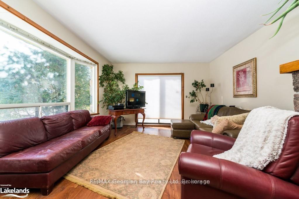 Photo 12 of 9513 County Rd 93 NE, Midland — HOMEH