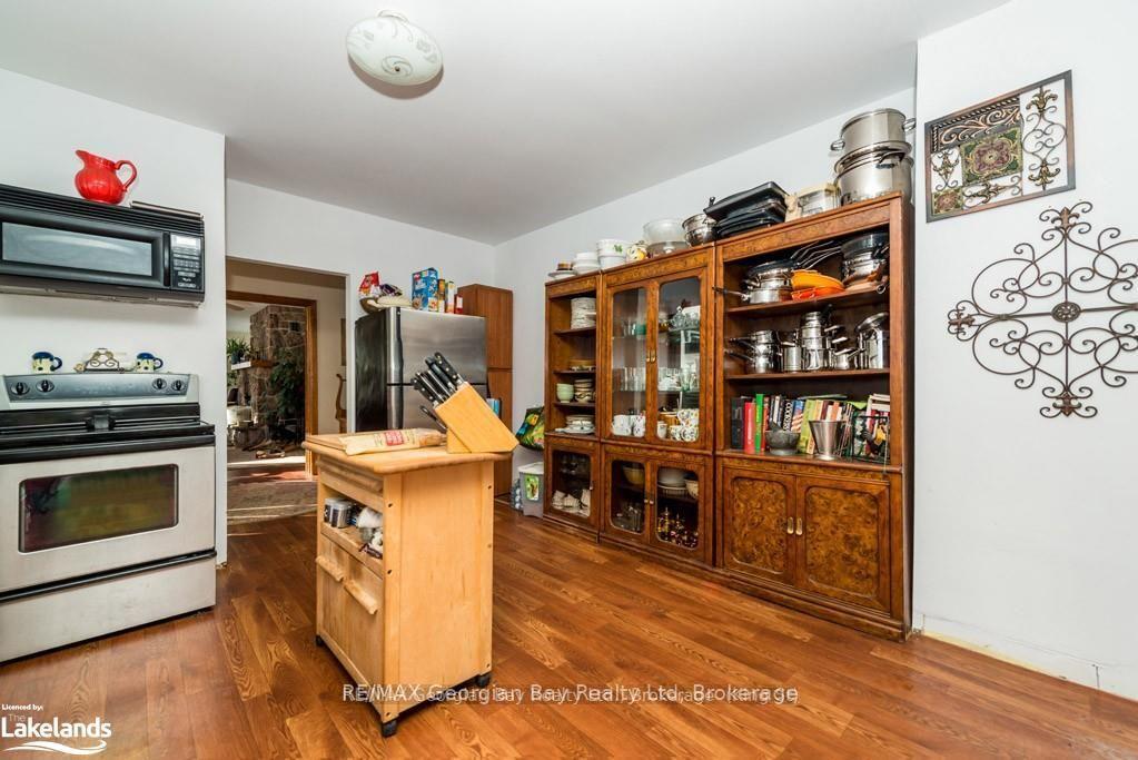 Photo 13 of 9513 County Rd 93 NE, Midland — HOMEH