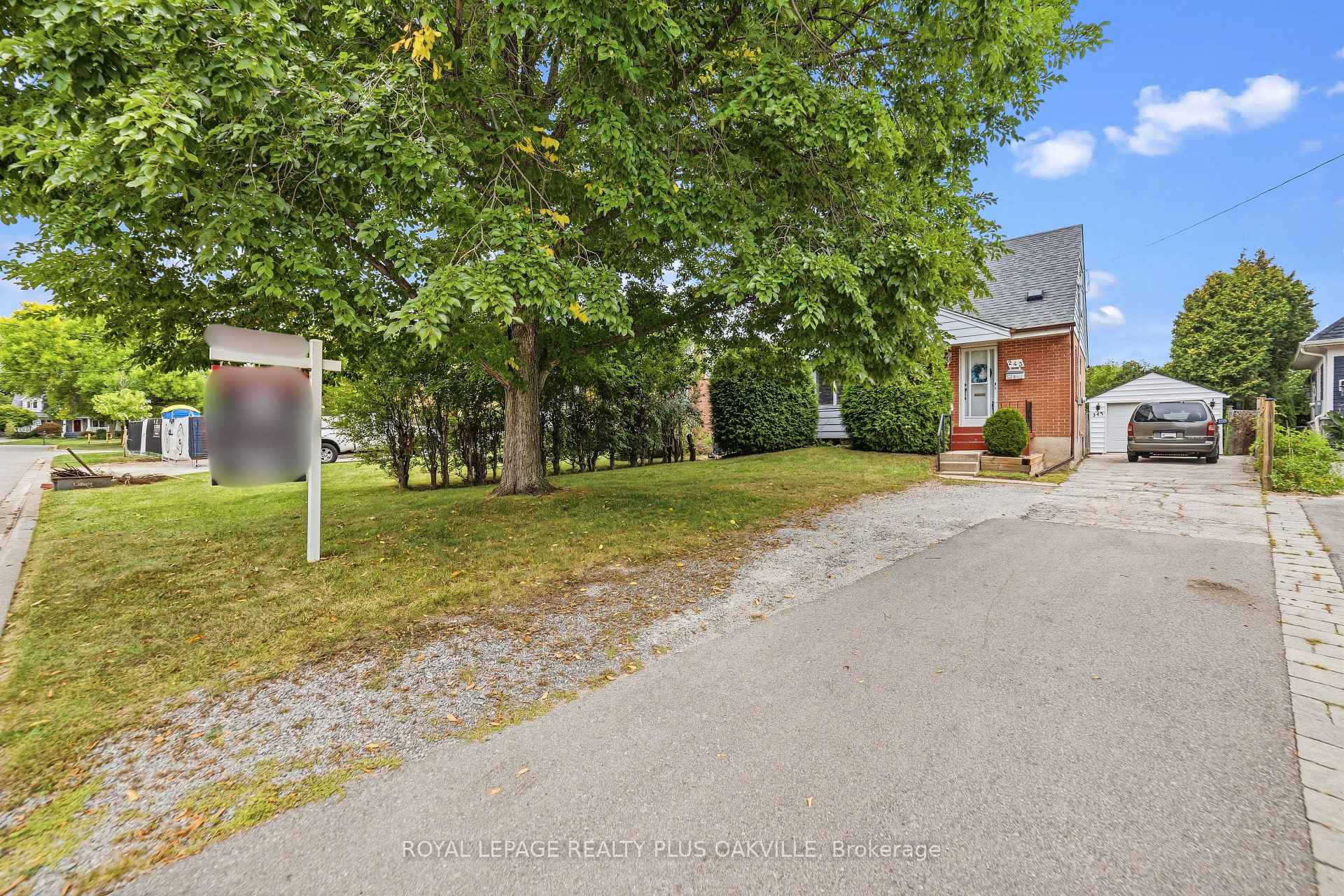 Photo 3 of 243 Jennings Crescent, Oakville, Bronte — HOMEH