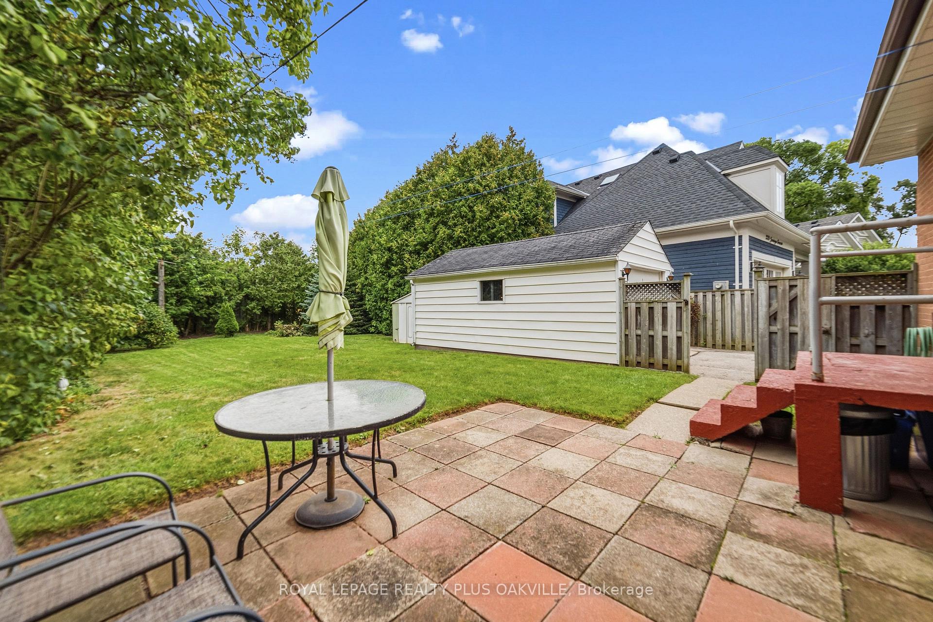 Photo 22 of 243 Jennings Crescent, Oakville, Bronte — HOMEH