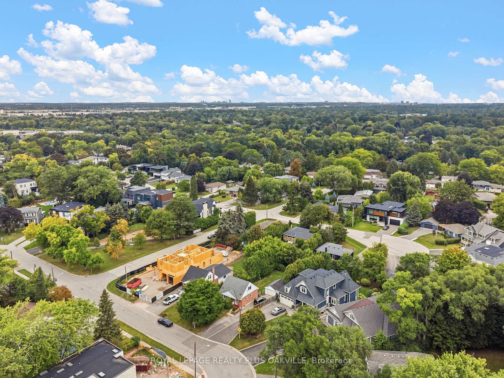 Photo 29 of 243 Jennings Crescent, Oakville, Bronte — HOMEH