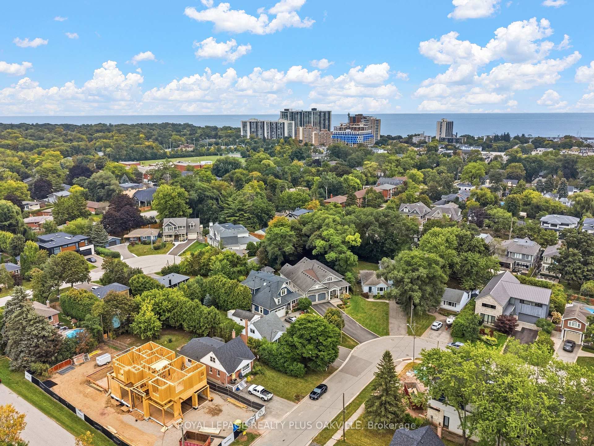 Photo 30 of 243 Jennings Crescent, Oakville, Bronte — HOMEH