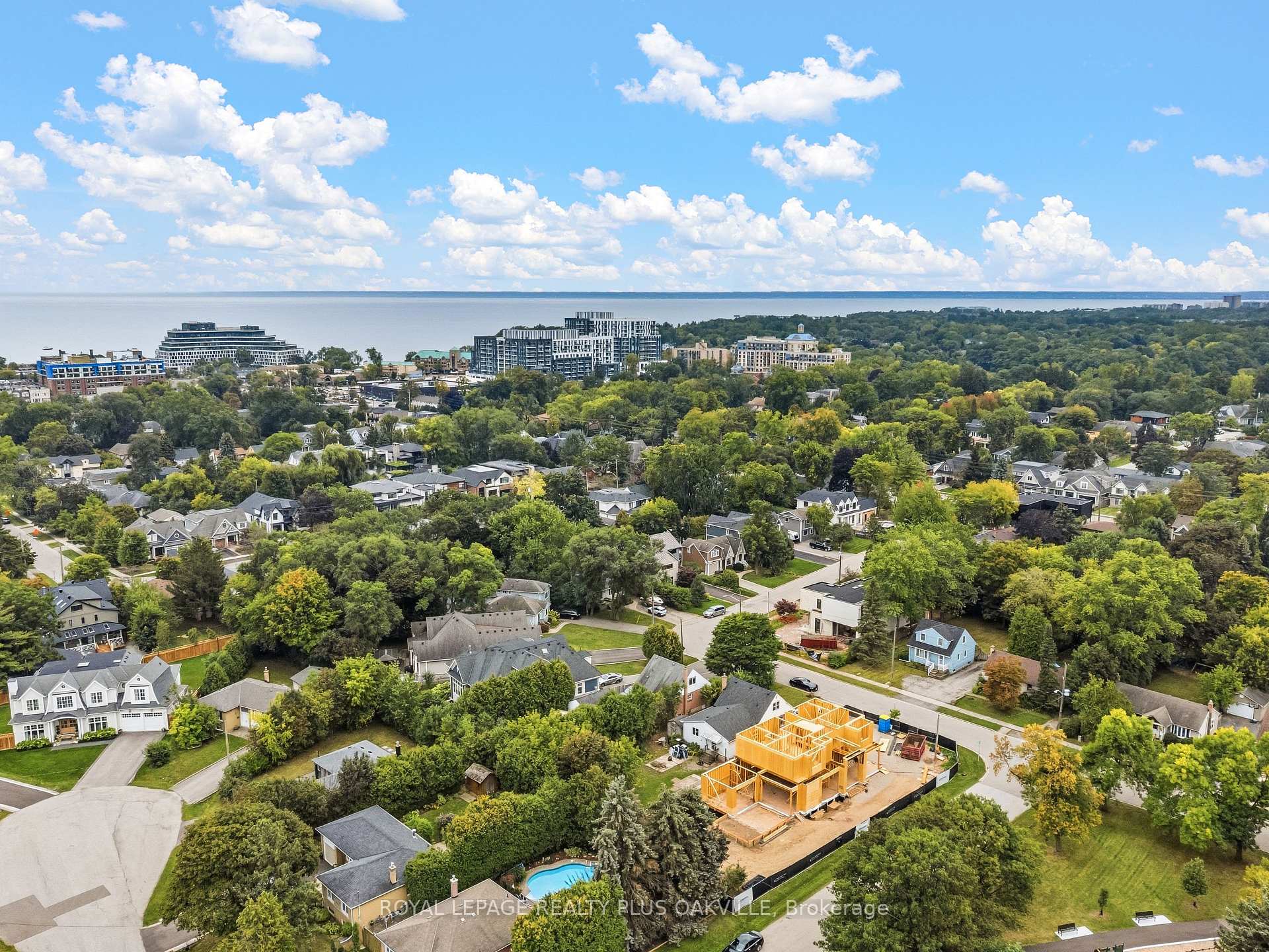 Photo 31 of 243 Jennings Crescent, Oakville, Bronte — HOMEH