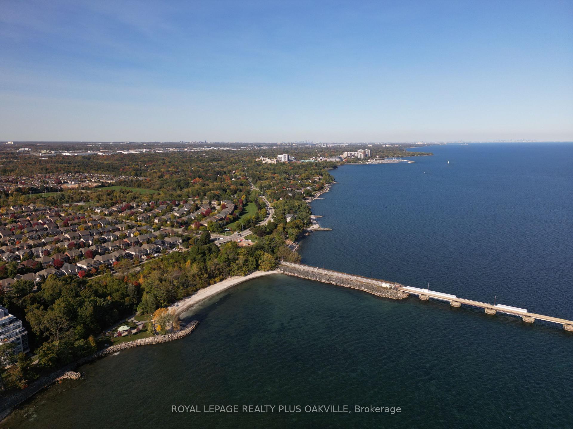 Photo 34 of 243 Jennings Crescent, Oakville, Bronte — HOMEH