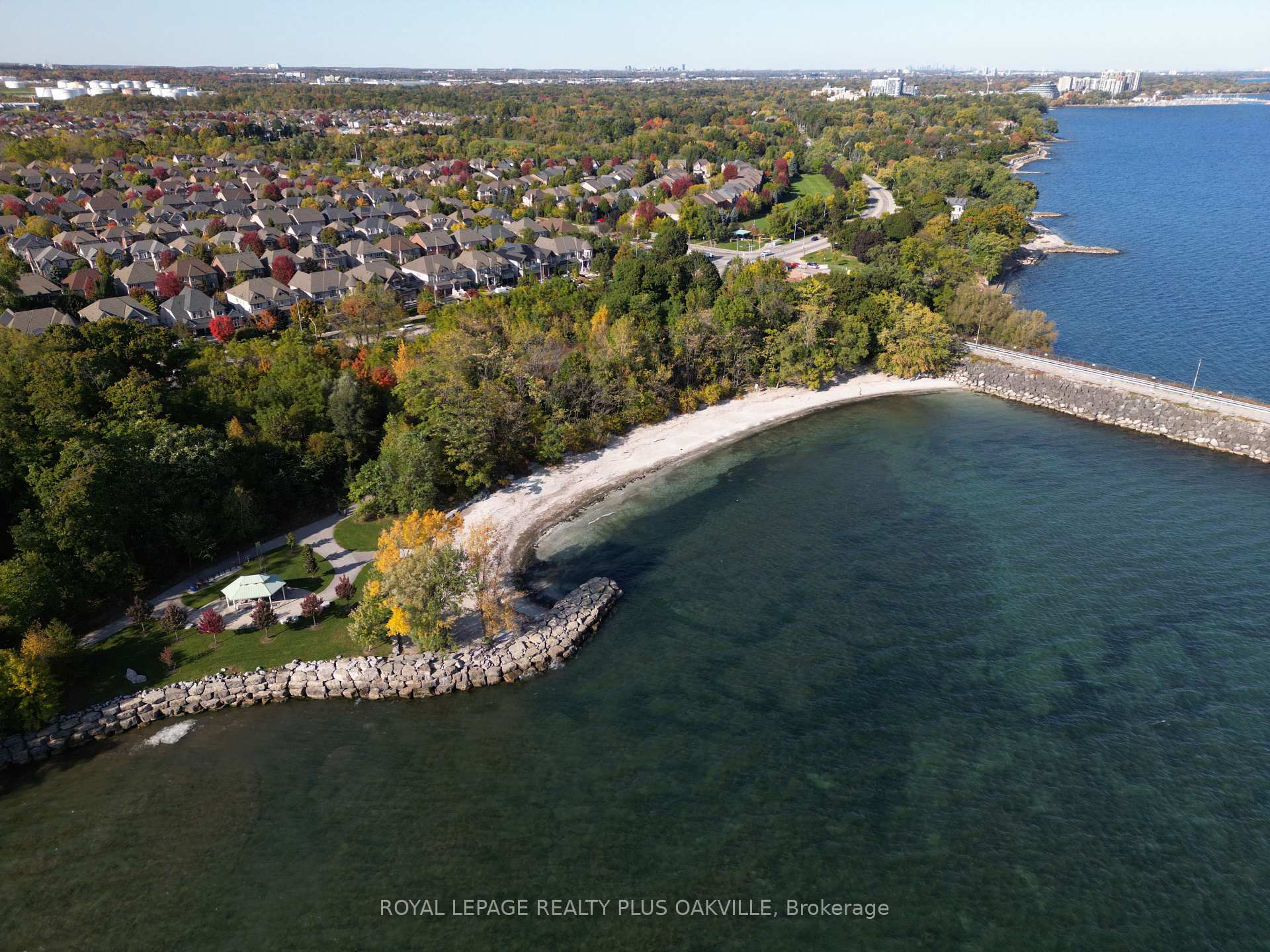 Photo 35 of 243 Jennings Crescent, Oakville, Bronte — HOMEH