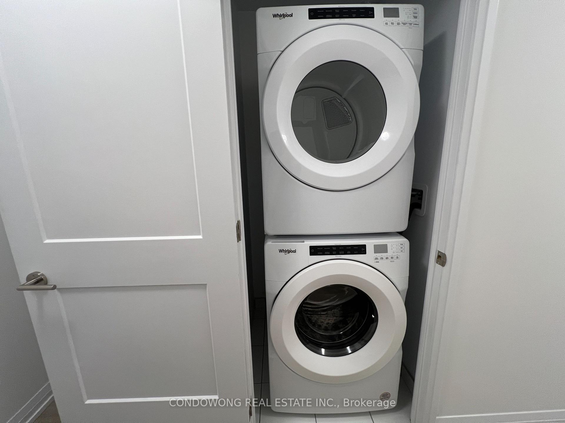 Photo 3 of Unit 1019, 50 Dunfield Avenue, Toronto, Mount Pleasant West — HOMEH