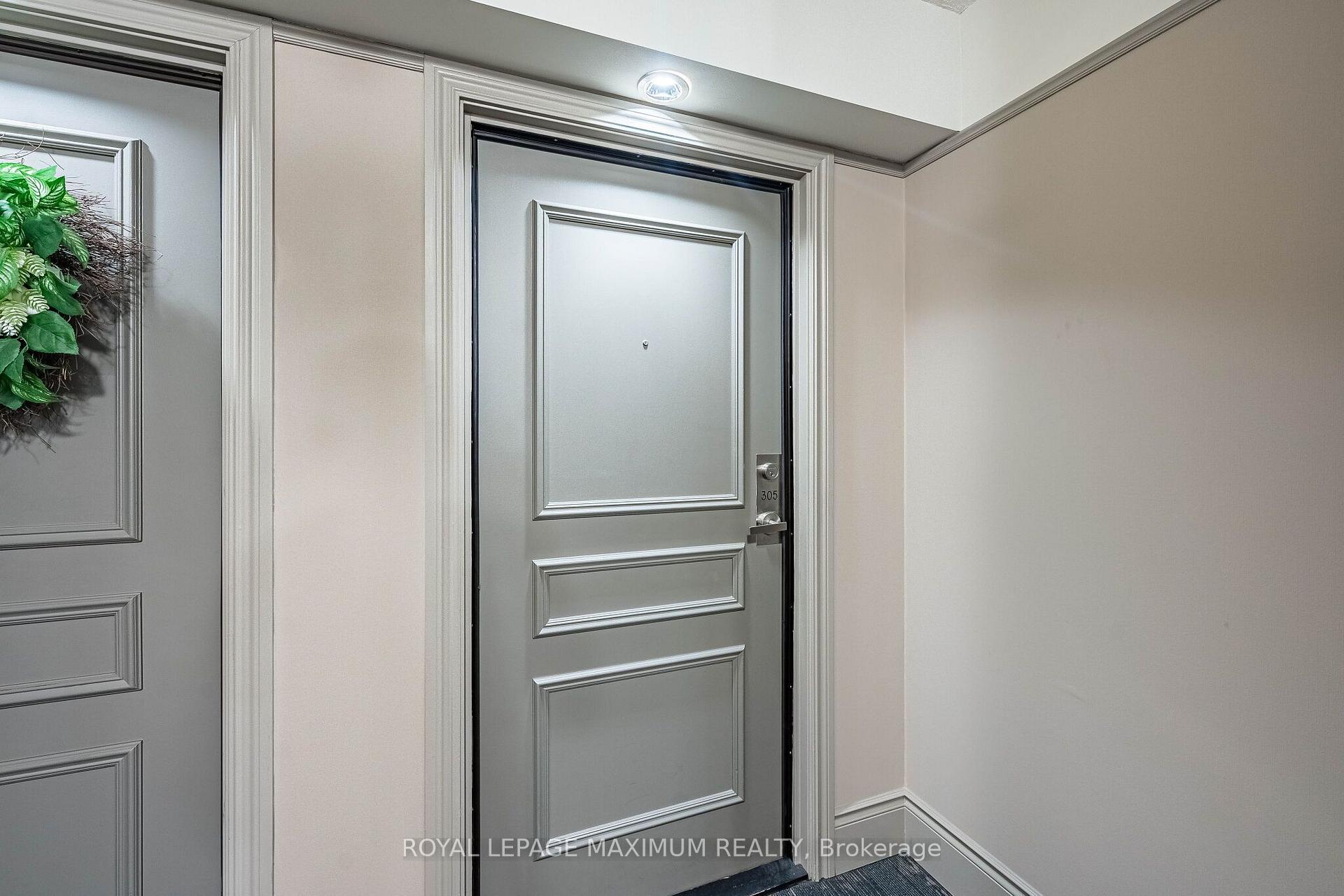 Photo 7 of Unit 305, 8026 Kipling Avenue, Vaughan, West Woodbridge — HOMEH