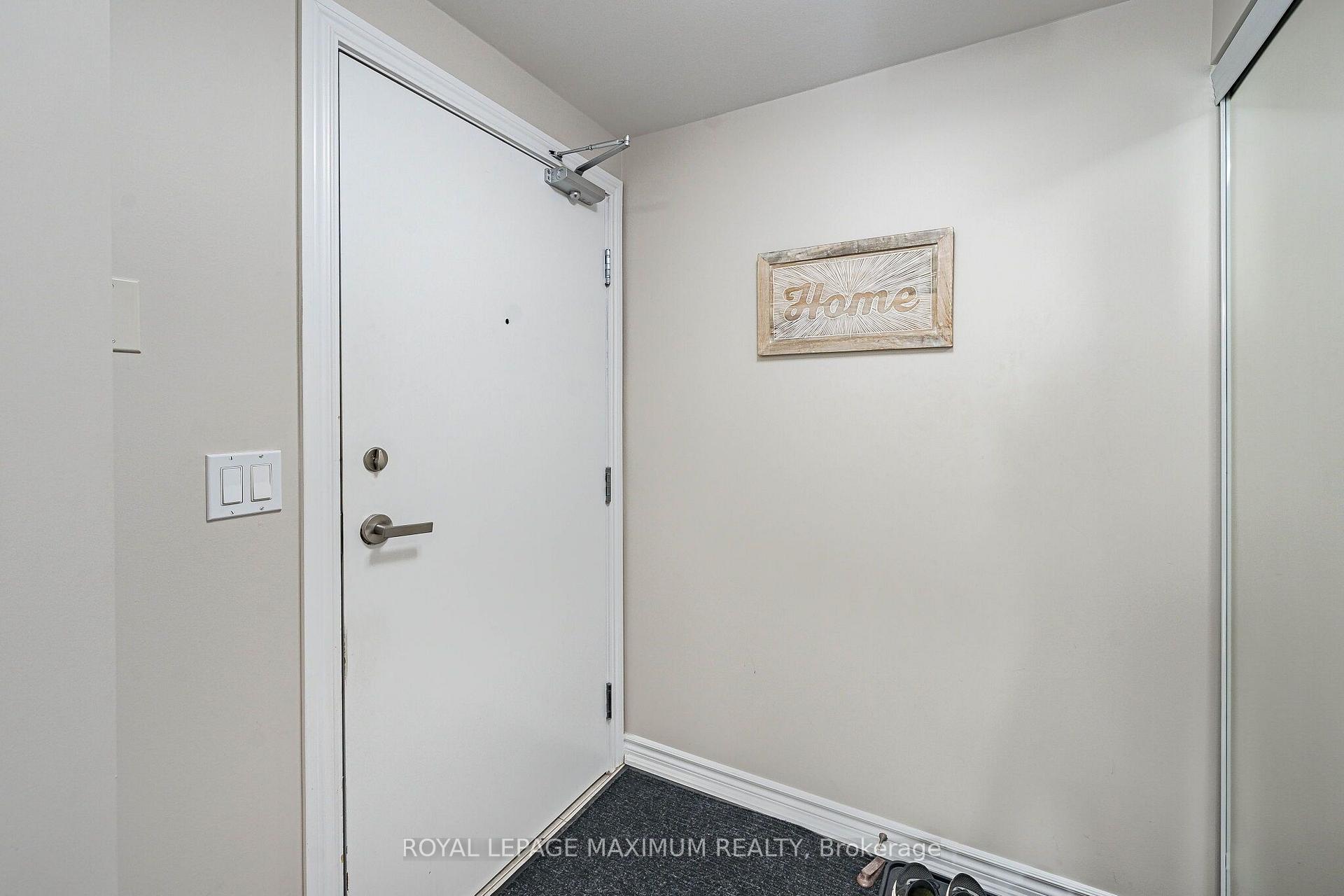 Photo 8 of Unit 305, 8026 Kipling Avenue, Vaughan, West Woodbridge — HOMEH