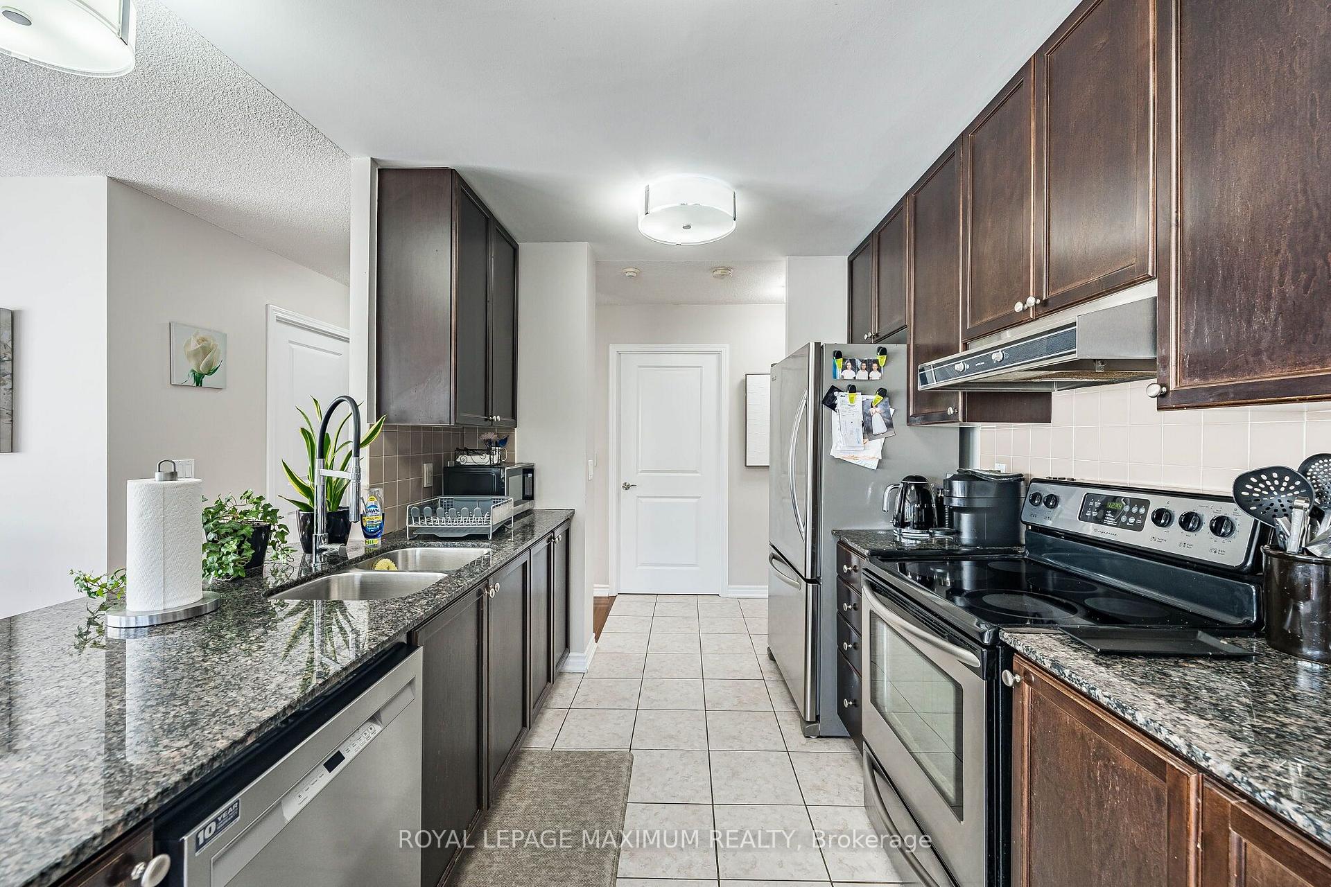 Photo 11 of Unit 305, 8026 Kipling Avenue, Vaughan, West Woodbridge — HOMEH