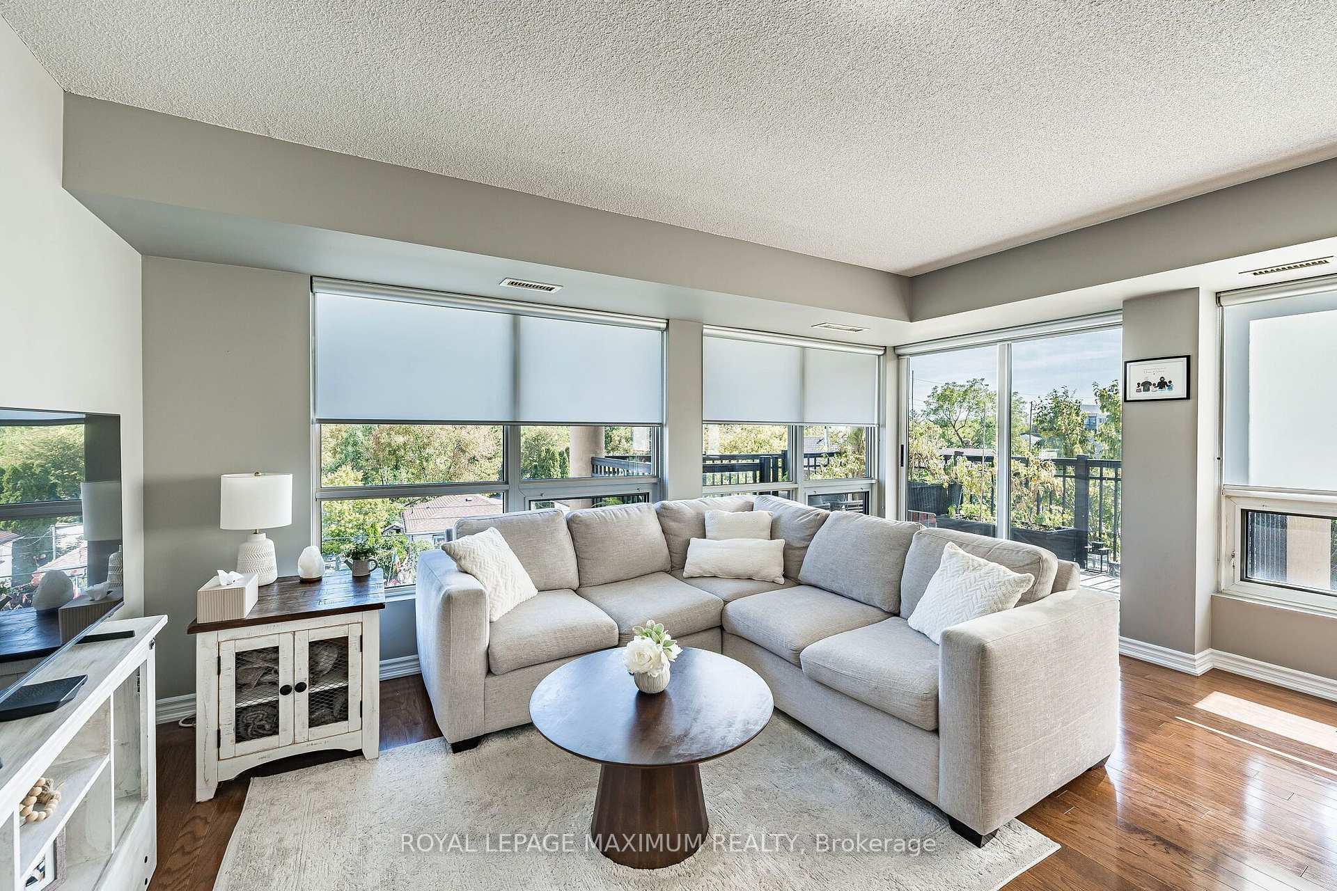 Photo 15 of Unit 305, 8026 Kipling Avenue, Vaughan, West Woodbridge — HOMEH