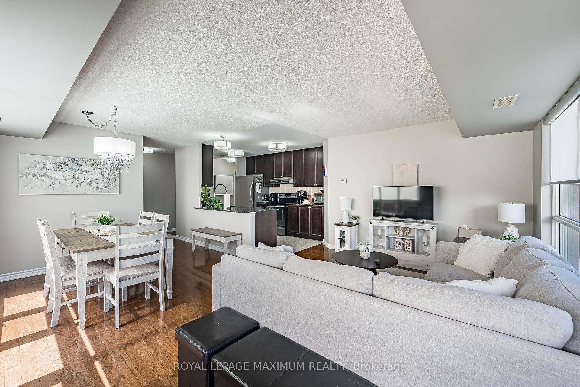 Photo 18 of Unit 305, 8026 Kipling Avenue, Vaughan, West Woodbridge — HOMEH