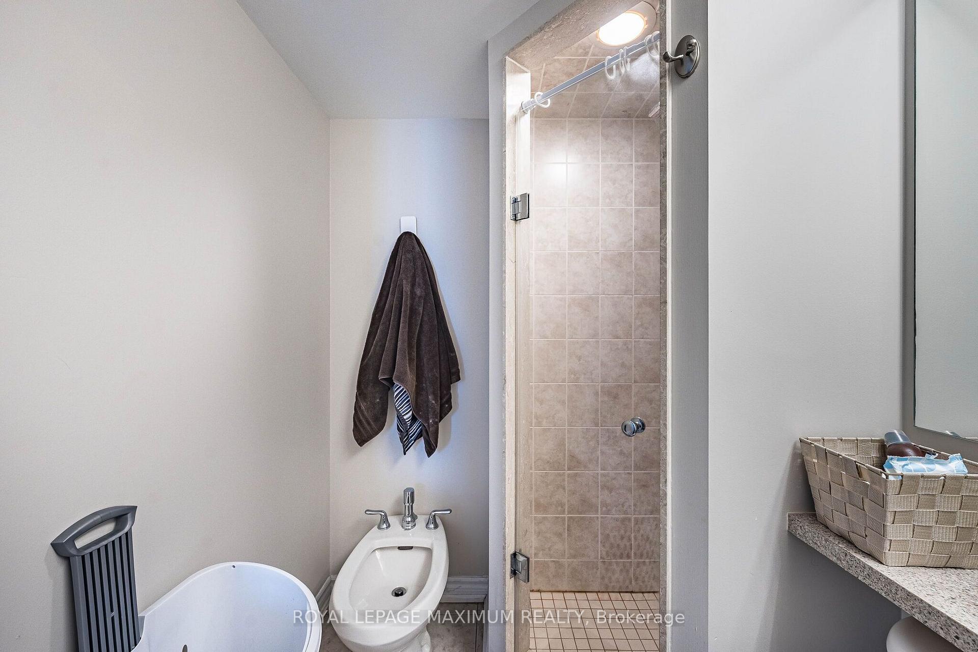 Photo 30 of Unit 305, 8026 Kipling Avenue, Vaughan, West Woodbridge — HOMEH
