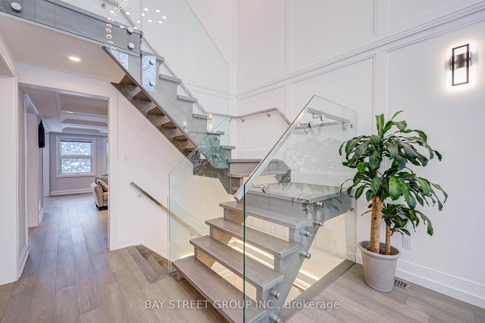 Photo 6 of 48 Coldstream Crescent, Richmond Hill, Devonsleigh — HOMEH