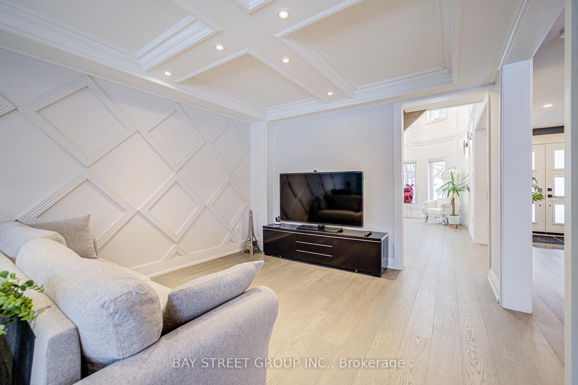 Photo 9 of 48 Coldstream Crescent, Richmond Hill, Devonsleigh — HOMEH