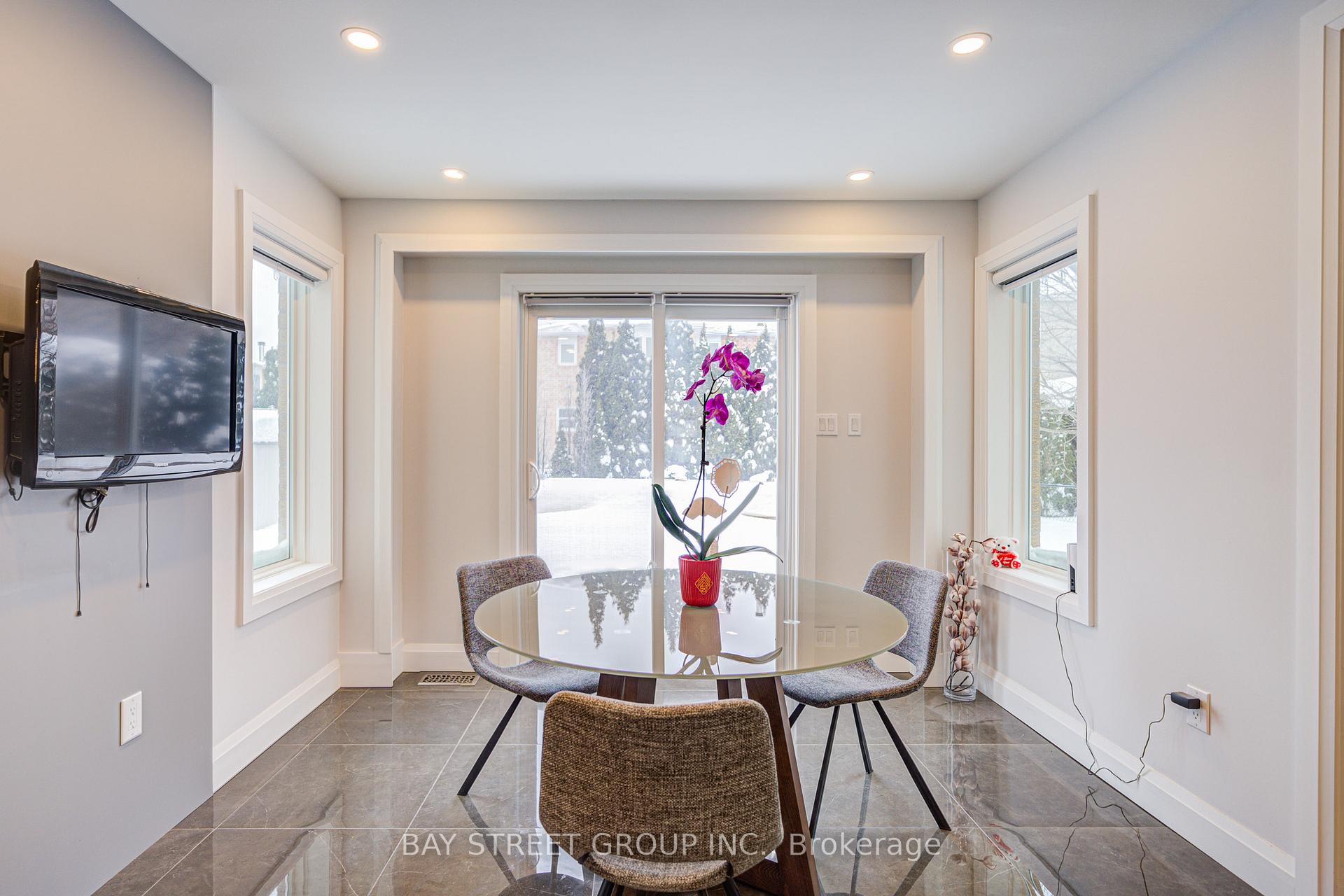 Photo 16 of 48 Coldstream Crescent, Richmond Hill, Devonsleigh — HOMEH