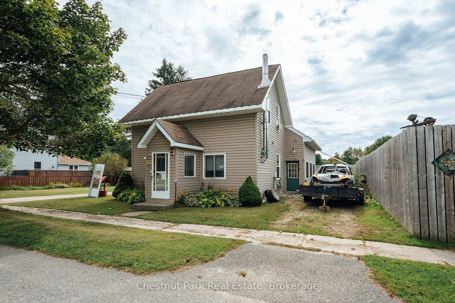 Photo of 49 Queen Street E