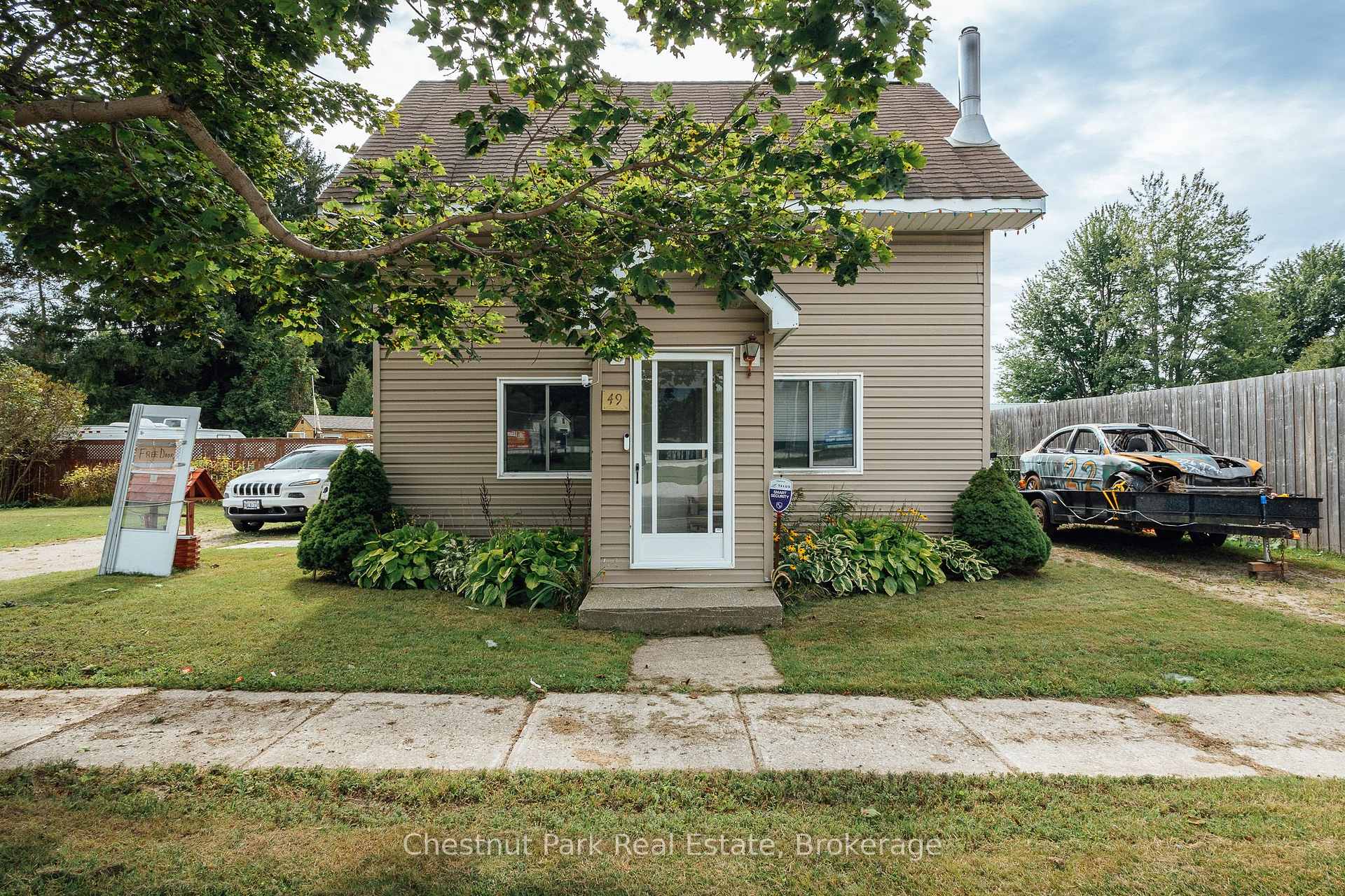 Photo 2 of 49 Queen Street E, South Bruce Peninsula — HOMEH