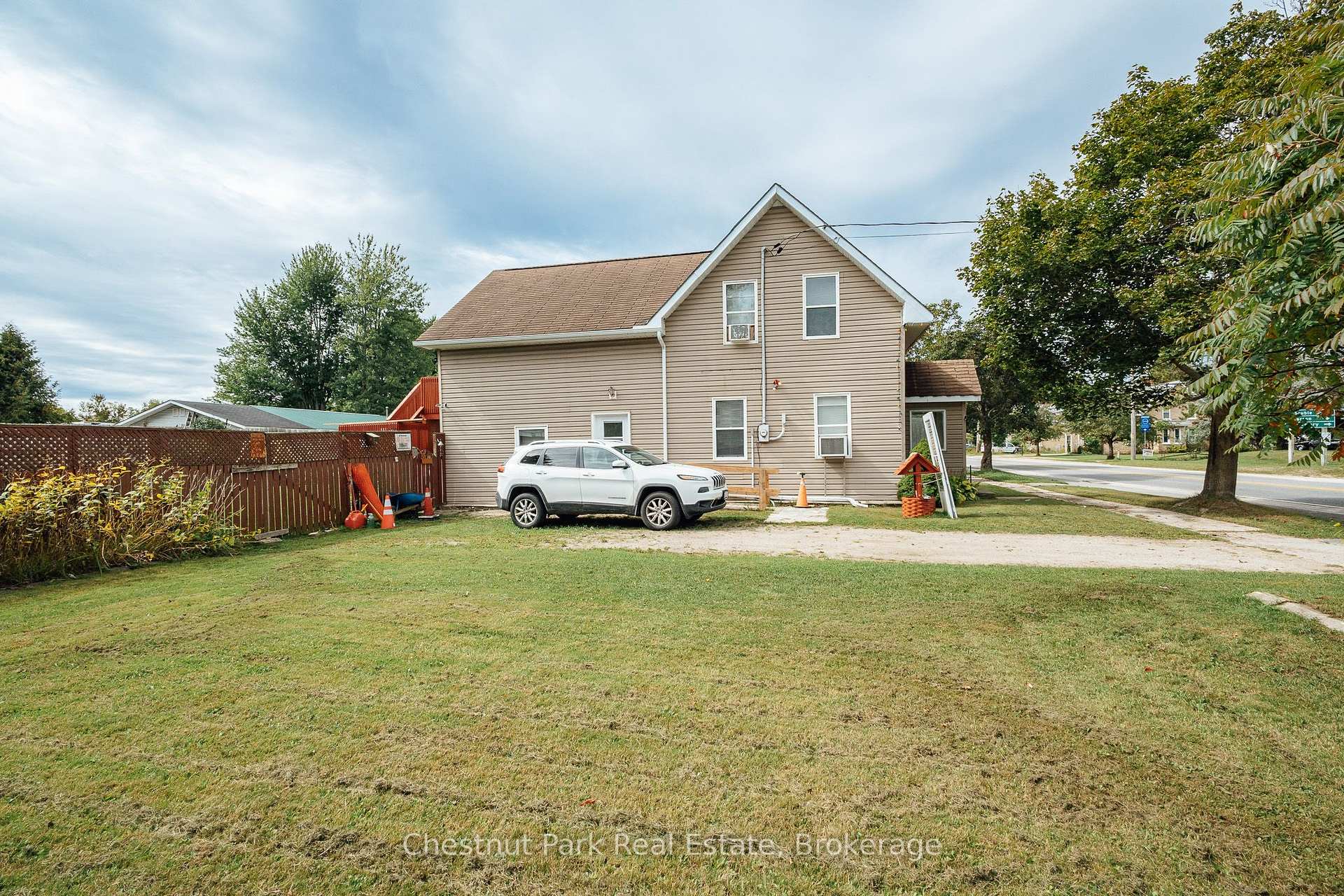 Photo 4 of 49 Queen Street E, South Bruce Peninsula — HOMEH