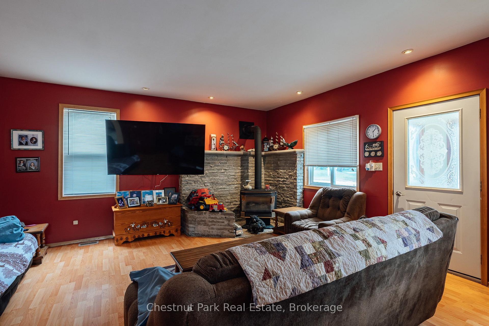 Photo 23 of 49 Queen Street E, South Bruce Peninsula — HOMEH