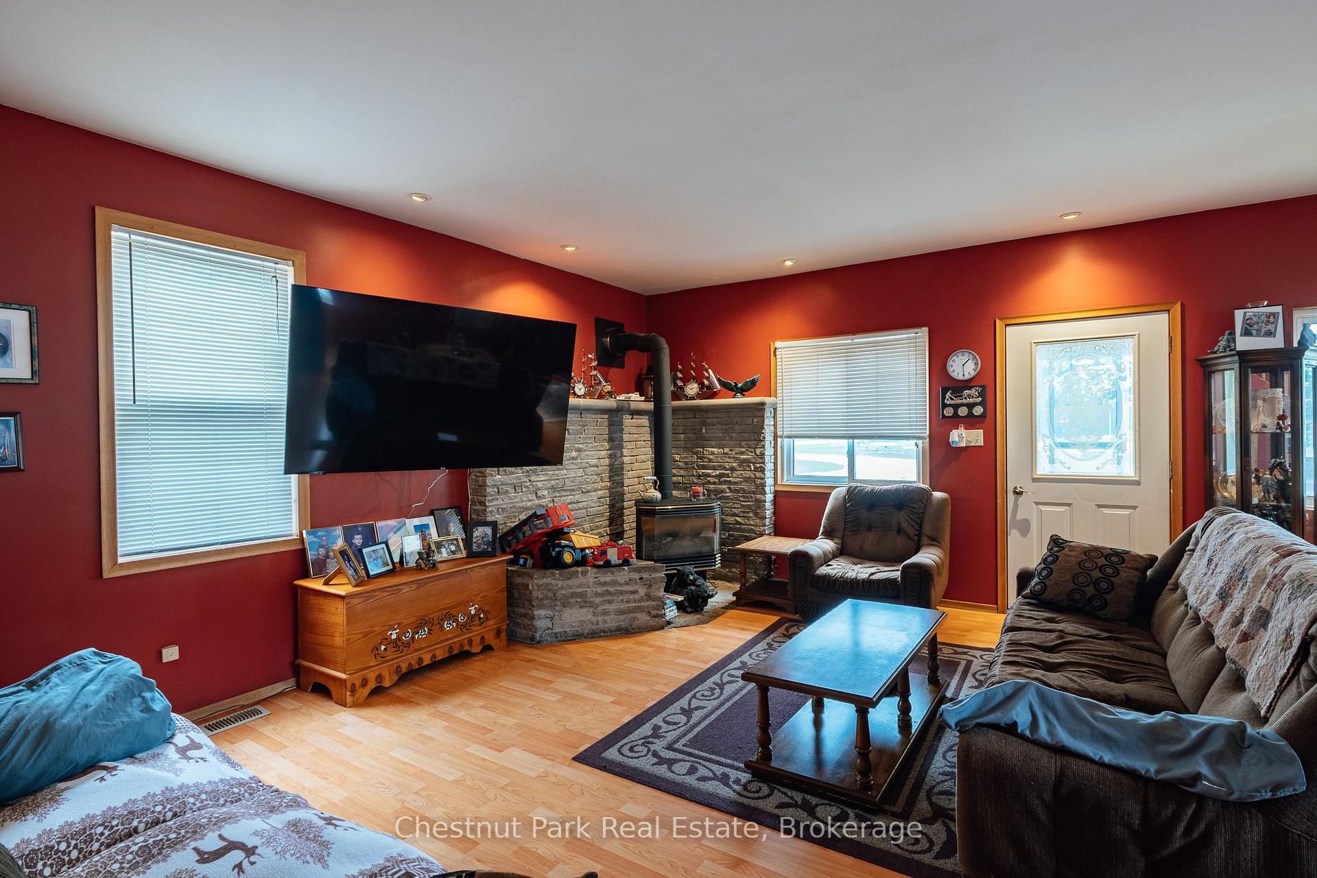 Photo 24 of 49 Queen Street E, South Bruce Peninsula — HOMEH