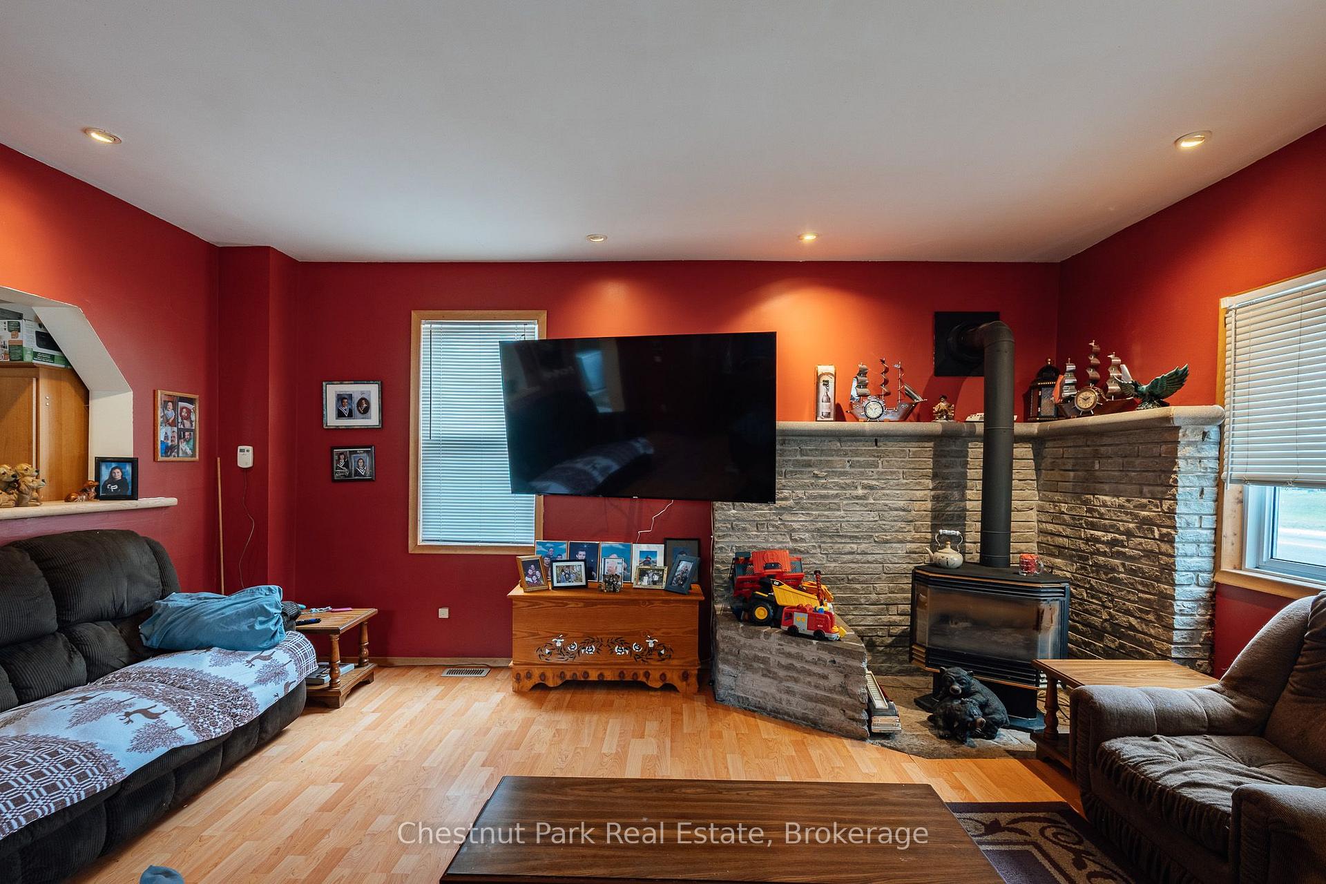 Photo 25 of 49 Queen Street E, South Bruce Peninsula — HOMEH