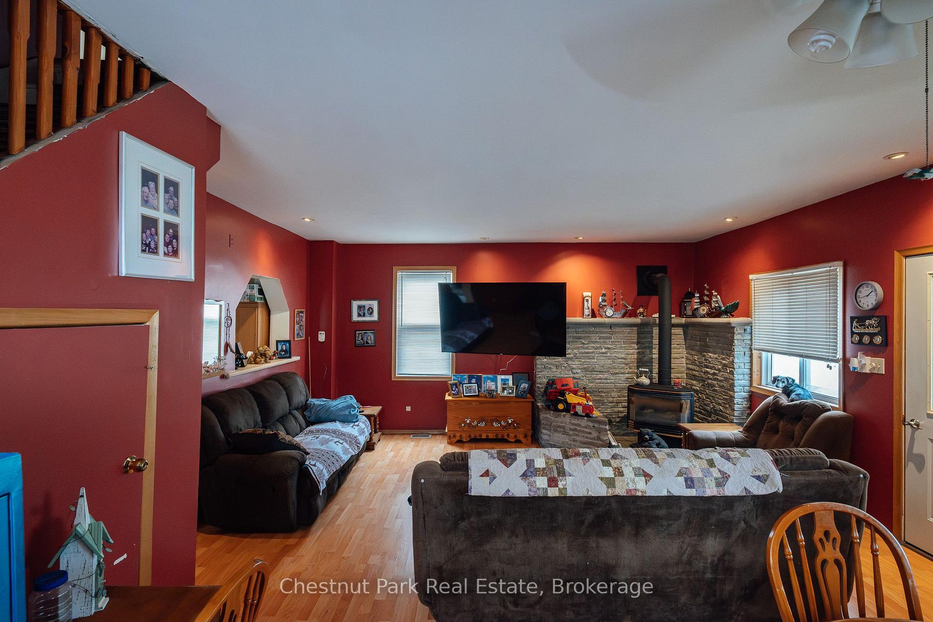 Photo 27 of 49 Queen Street E, South Bruce Peninsula — HOMEH