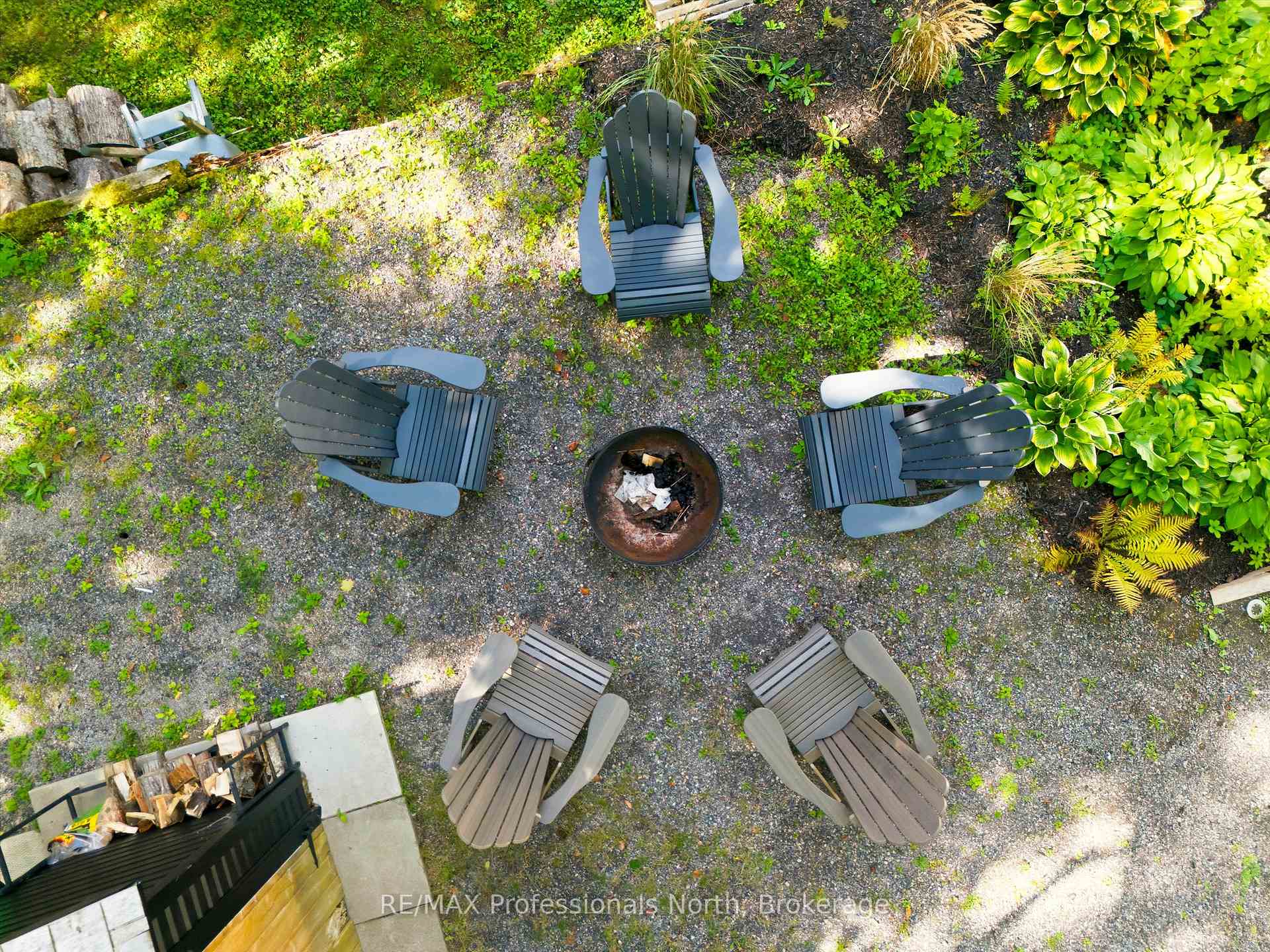 Photo 4 of 1037 Strawberry Bay Road, Bracebridge, Muskoka (N) — HOMEH