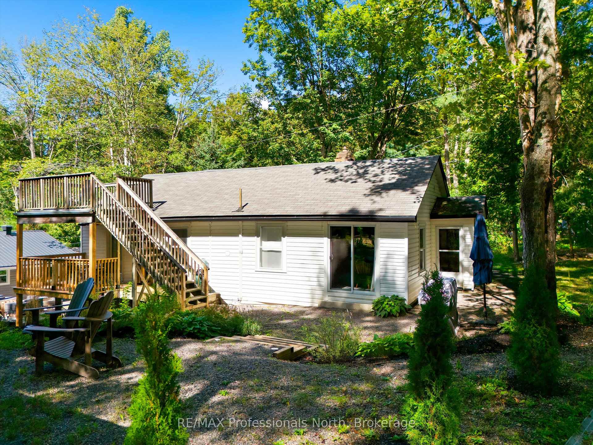 Photo 5 of 1037 Strawberry Bay Road, Bracebridge, Muskoka (N) — HOMEH