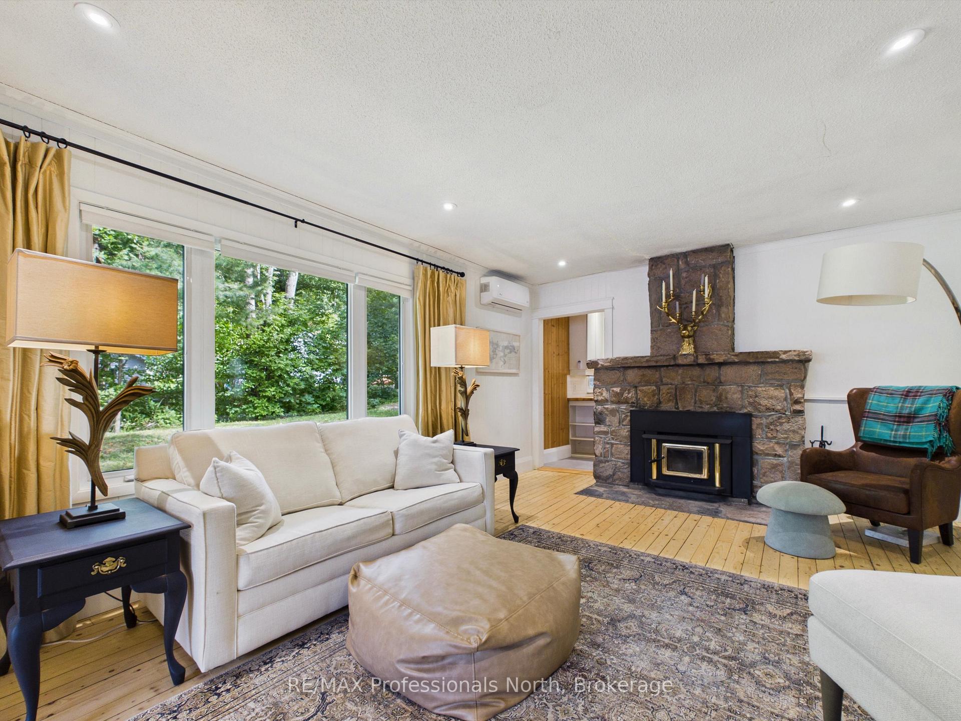 Photo 10 of 1037 Strawberry Bay Road, Bracebridge, Muskoka (N) — HOMEH