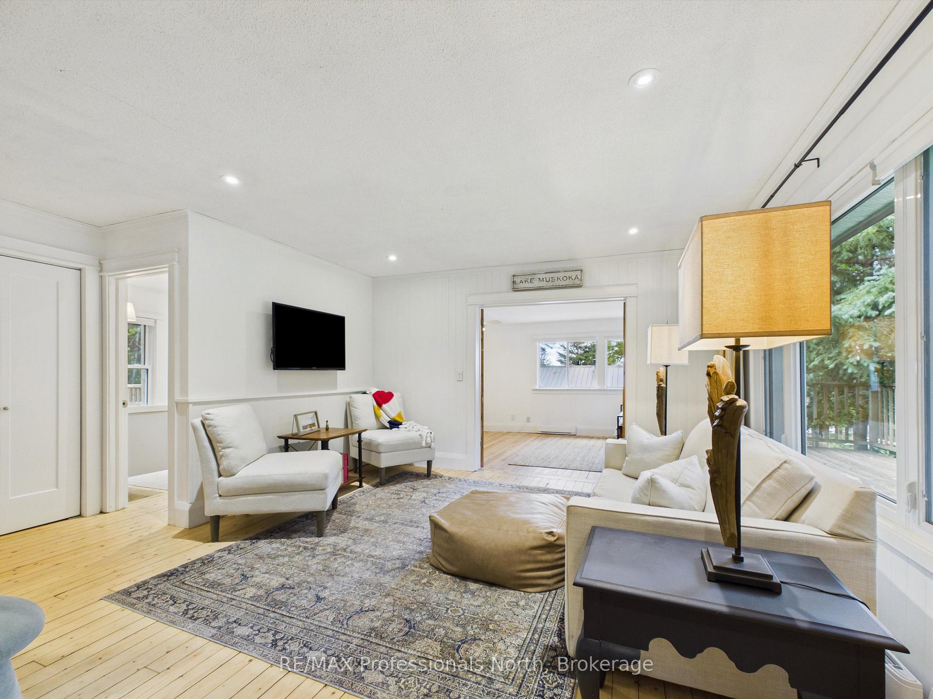 Photo 12 of 1037 Strawberry Bay Road, Bracebridge, Muskoka (N) — HOMEH