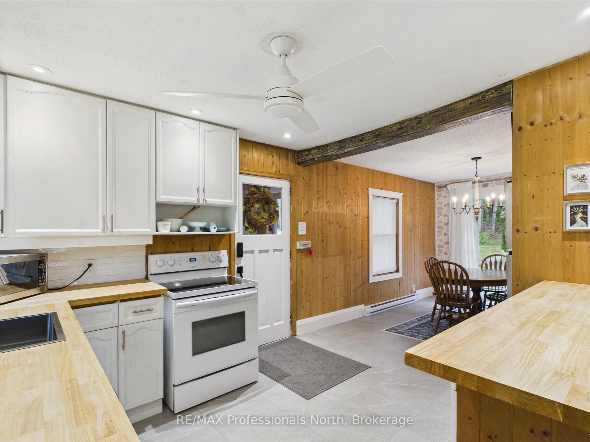 Photo 13 of 1037 Strawberry Bay Road, Bracebridge, Muskoka (N) — HOMEH