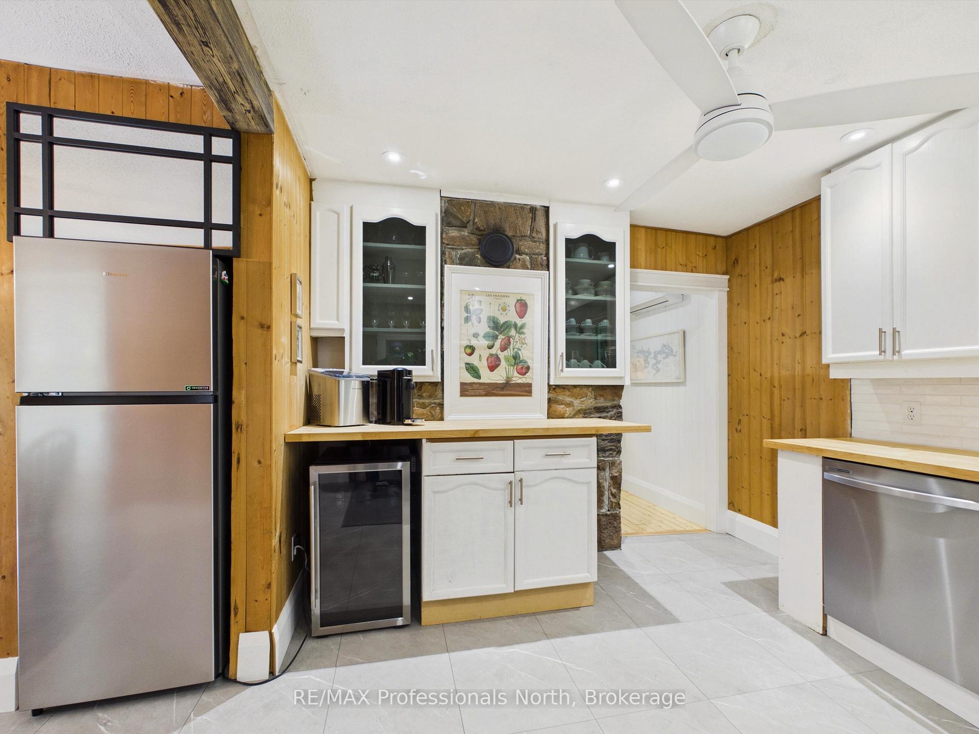 Photo 17 of 1037 Strawberry Bay Road, Bracebridge, Muskoka (N) — HOMEH