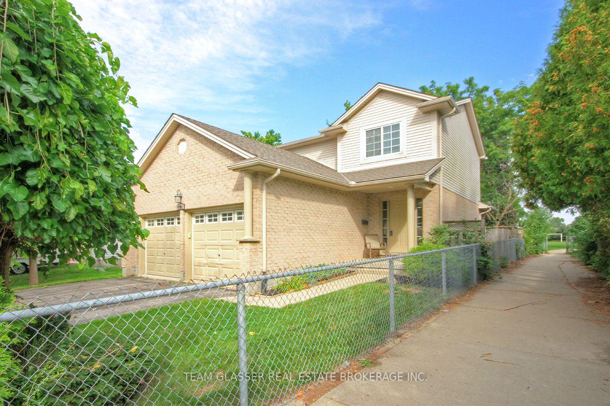 Photo 3 of 1701 Devos Drive, London, North C — HOMEH